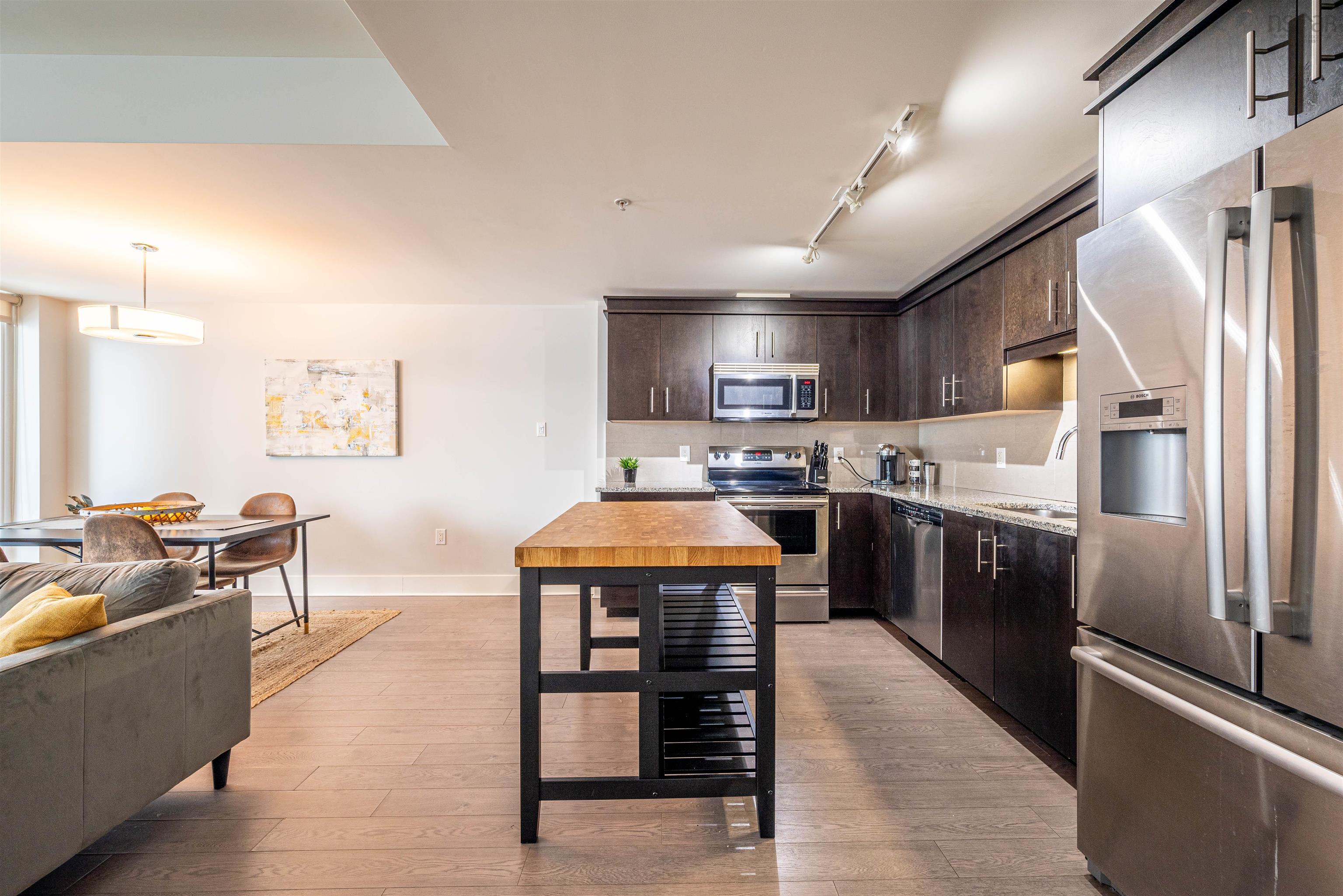 $475,000.00: 403 15 Kings Wharf Place, Dartmouth