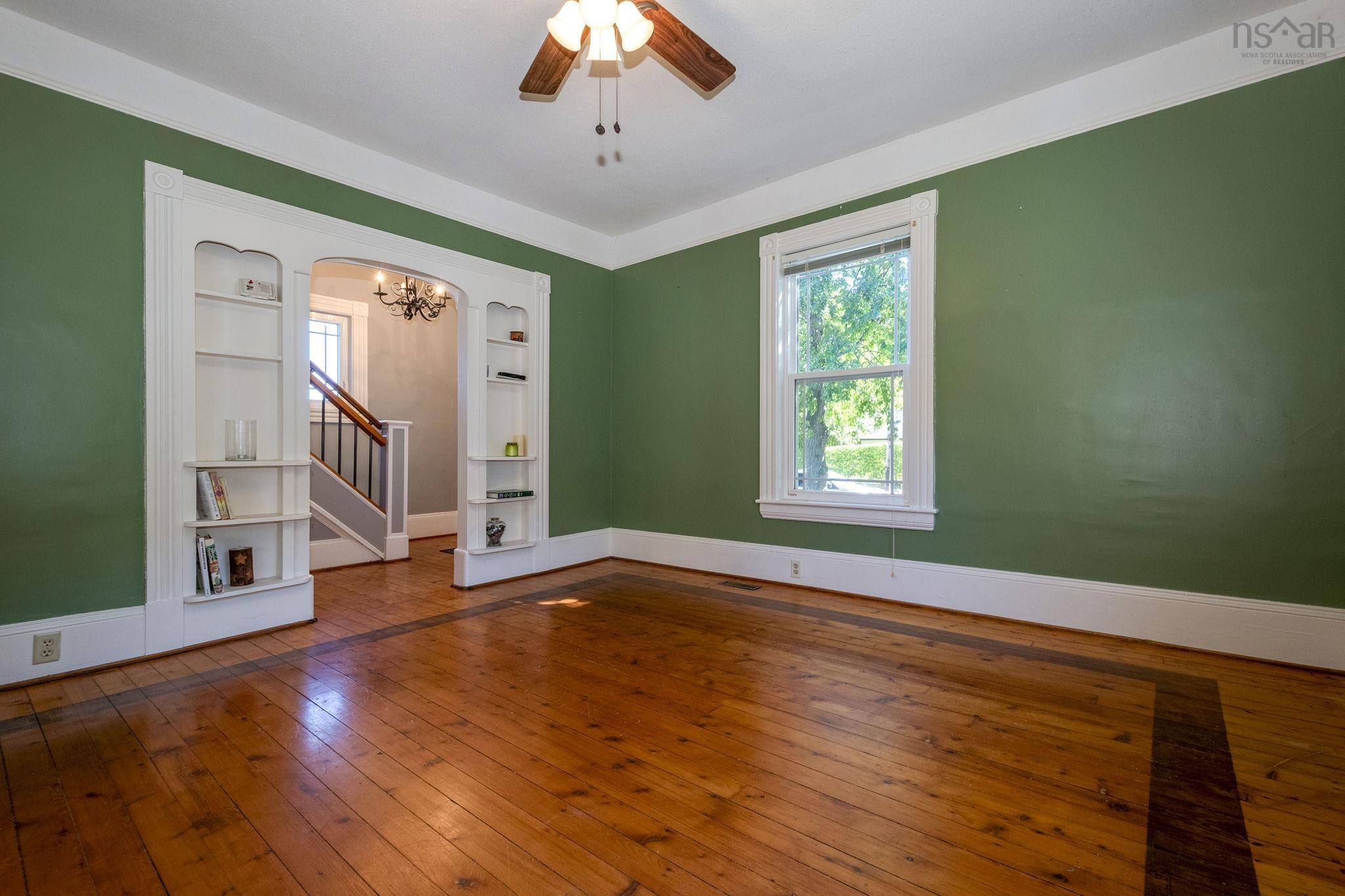 $339,900.00: 419 Main Street, Middleton