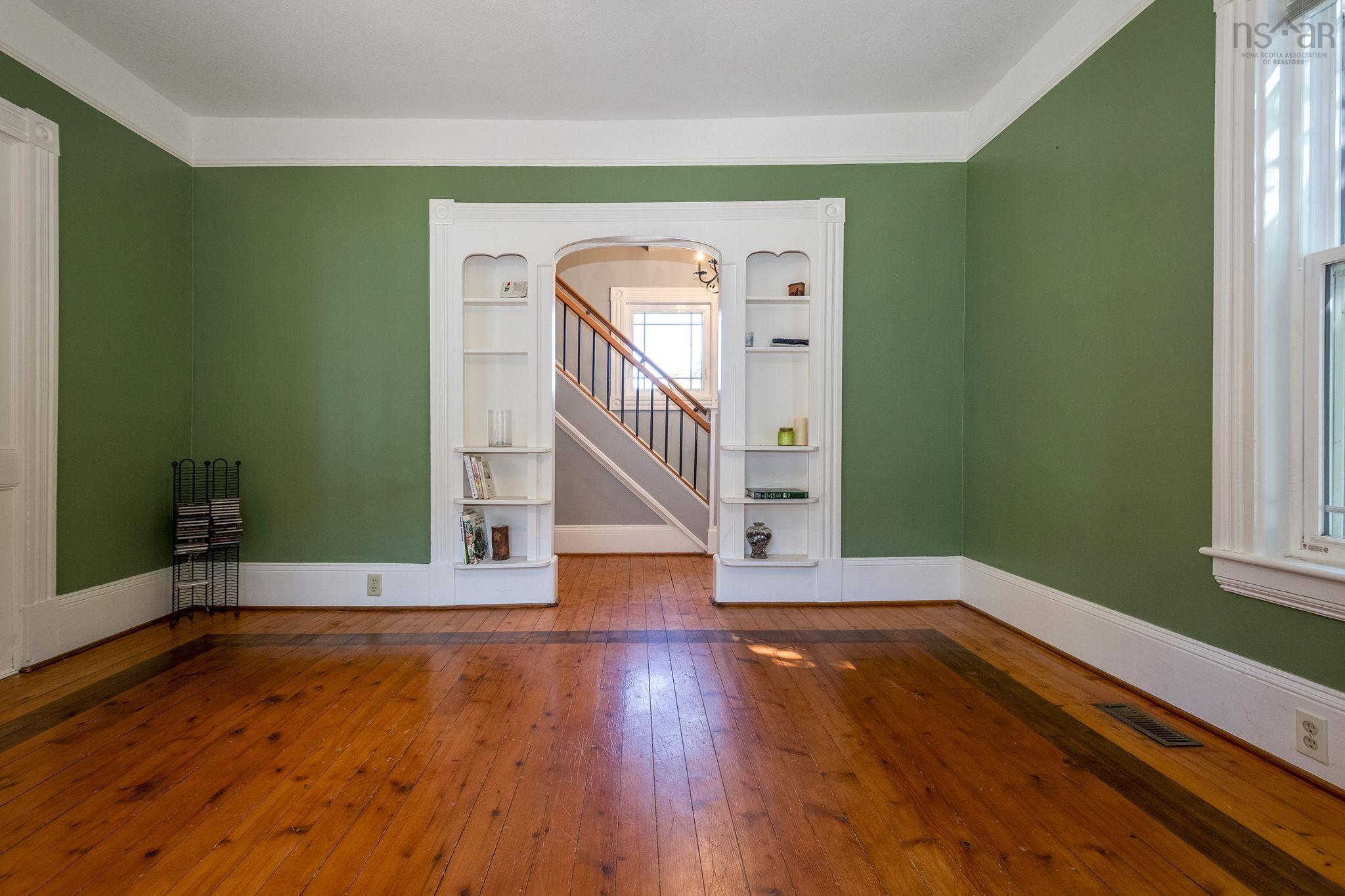 $339,900.00: 419 Main Street, Middleton