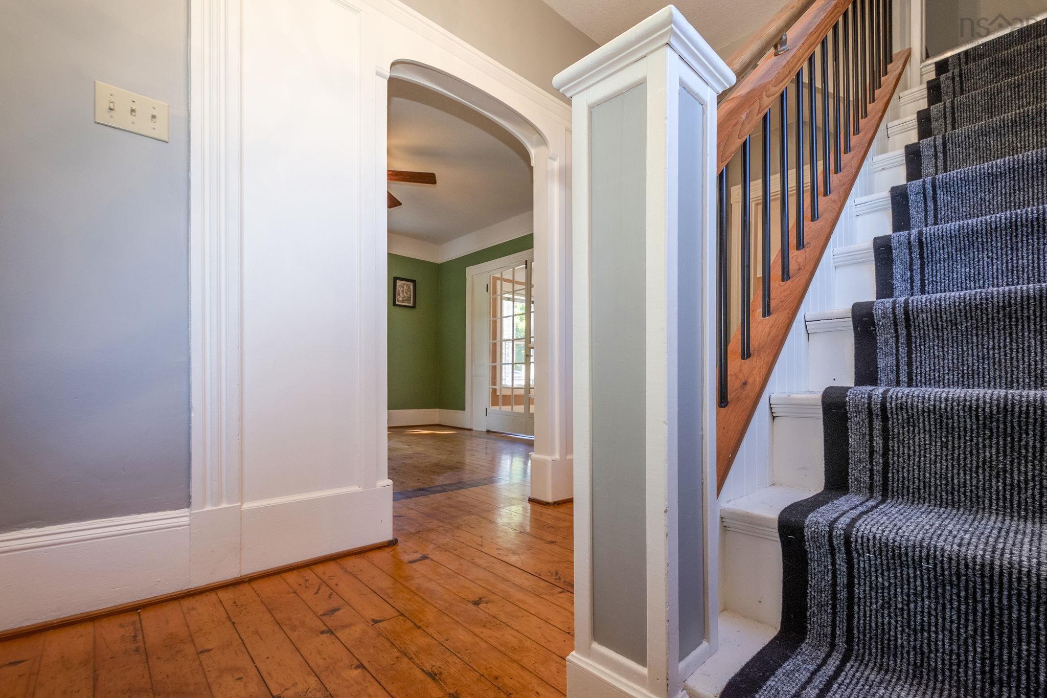 $339,900.00: 419 Main Street, Middleton