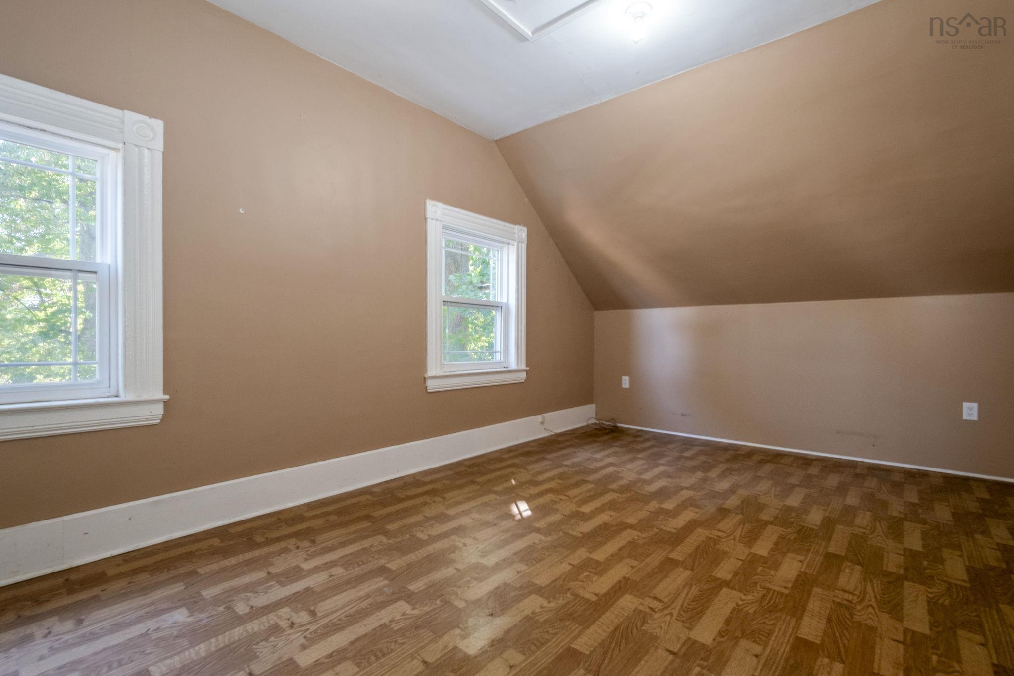 $339,900.00: 419 Main Street, Middleton