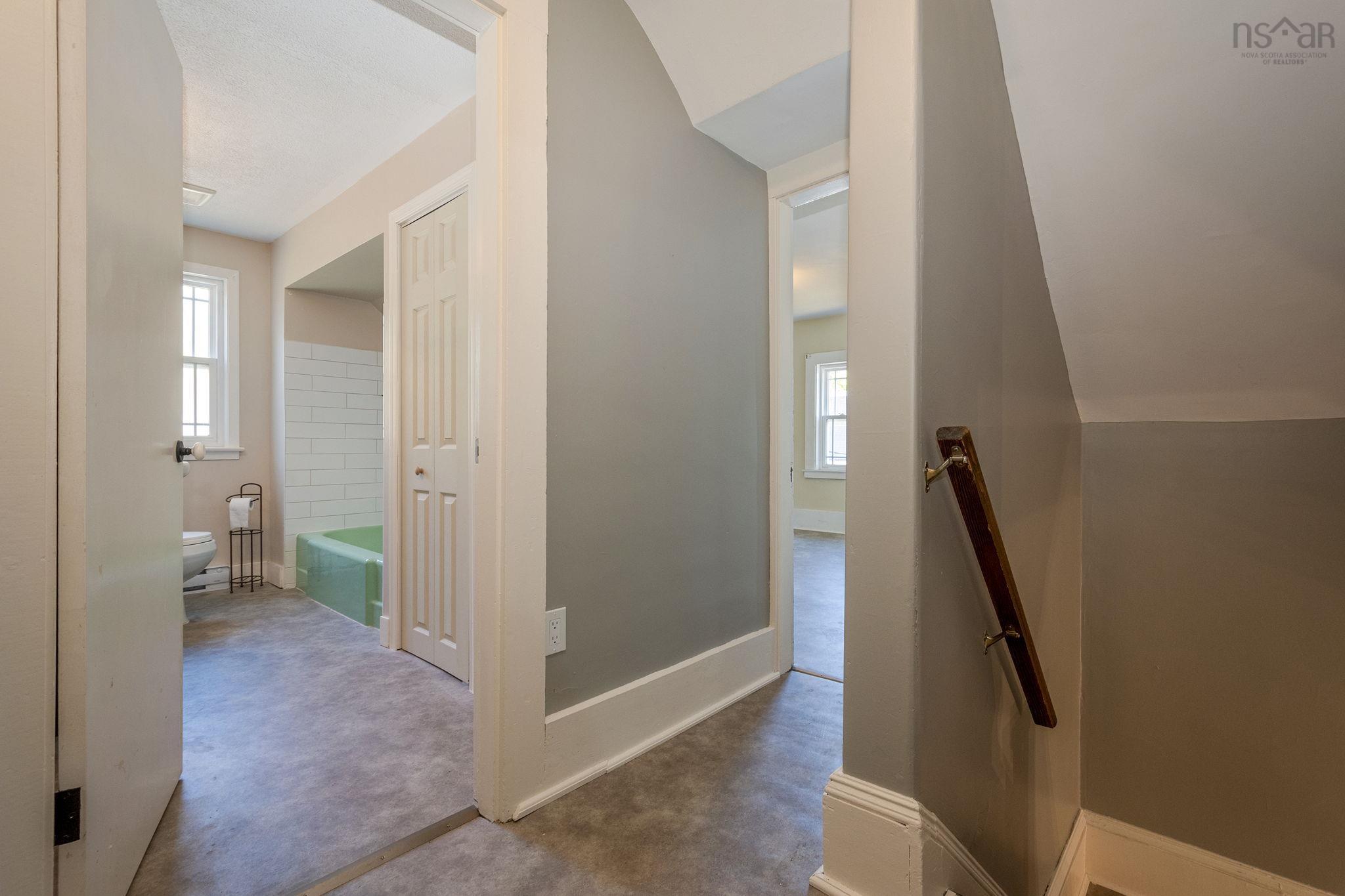 $339,900.00: 419 Main Street, Middleton