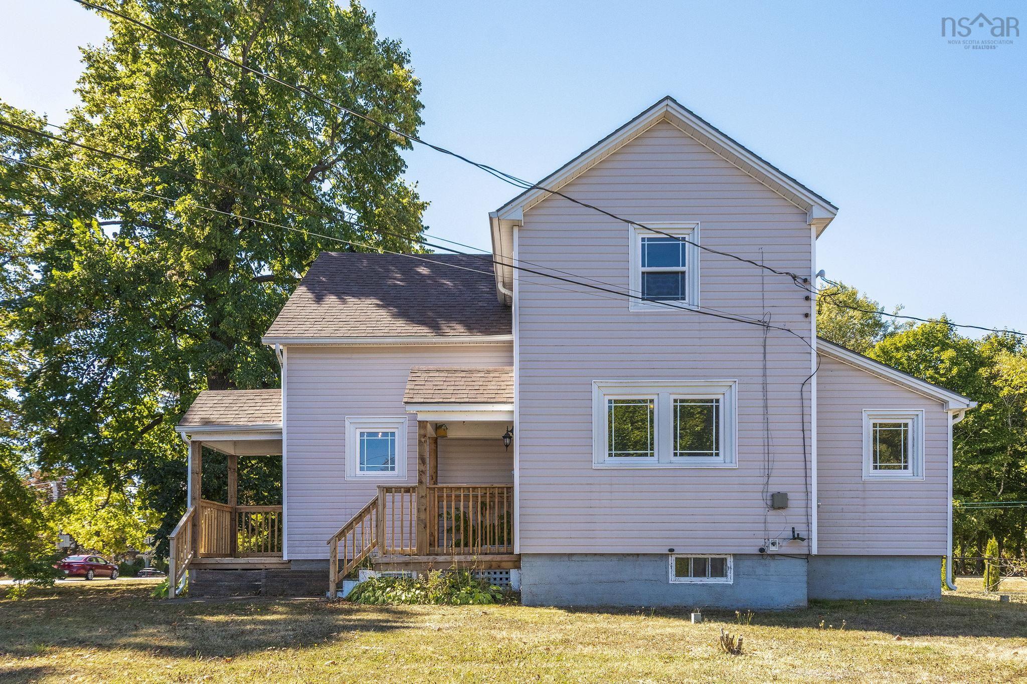 $339,900.00: 419 Main Street, Middleton