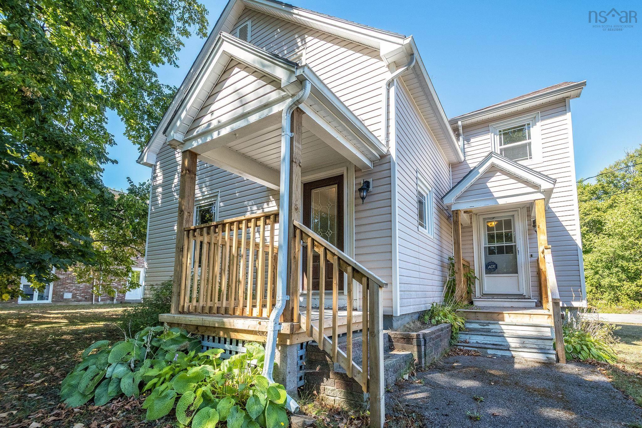 $339,900.00: 419 Main Street, Middleton