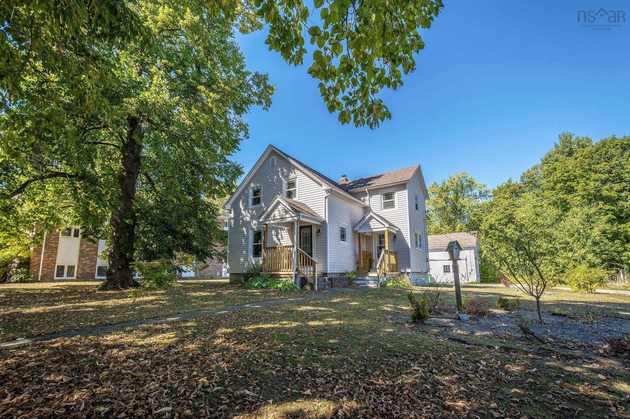 $339,900.00: 419 Main Street, Middleton