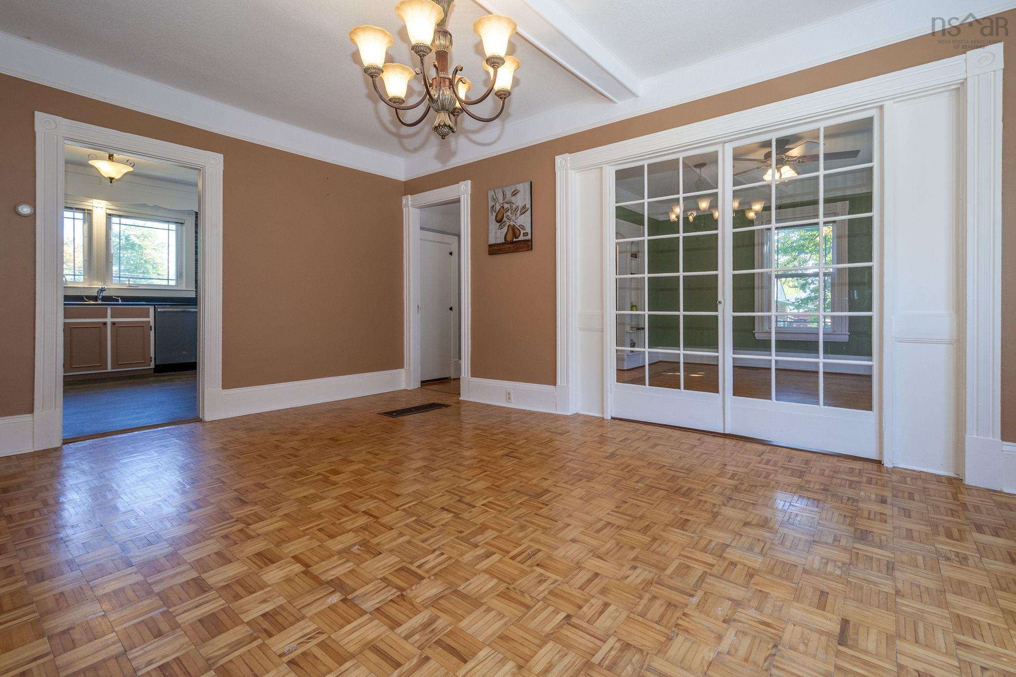 $339,900.00: 419 Main Street, Middleton