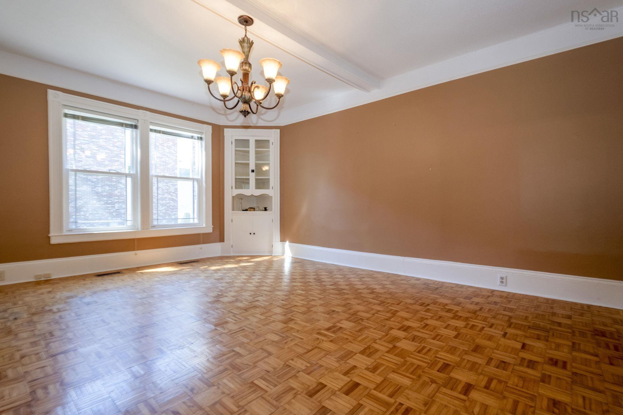 $339,900.00: 419 Main Street, Middleton