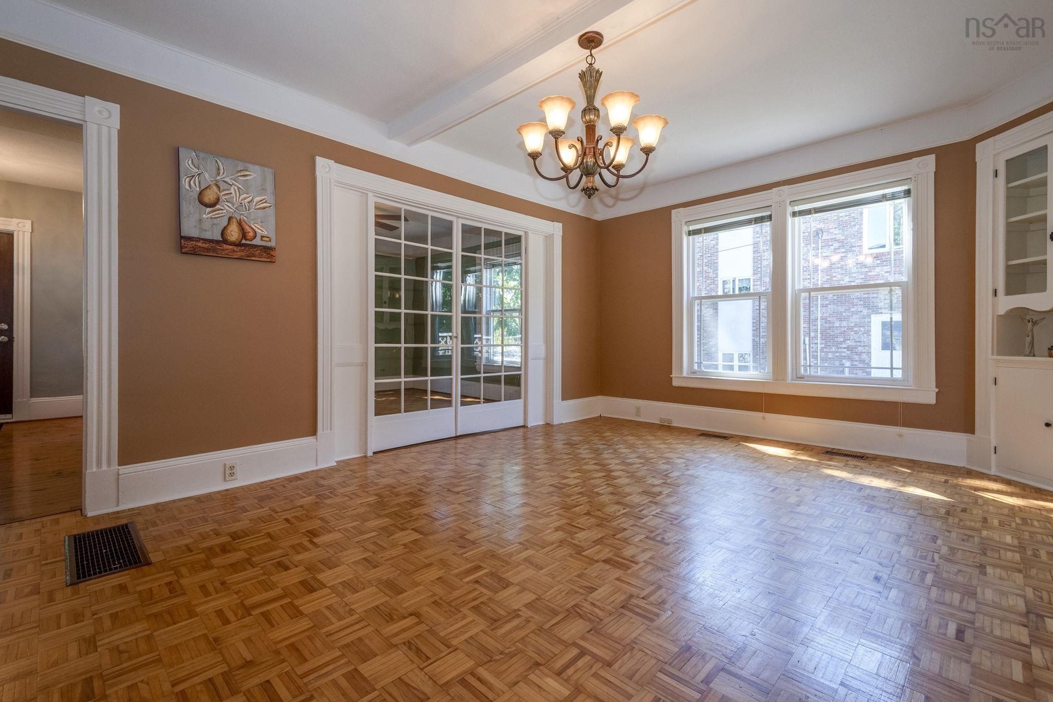 $339,900.00: 419 Main Street, Middleton