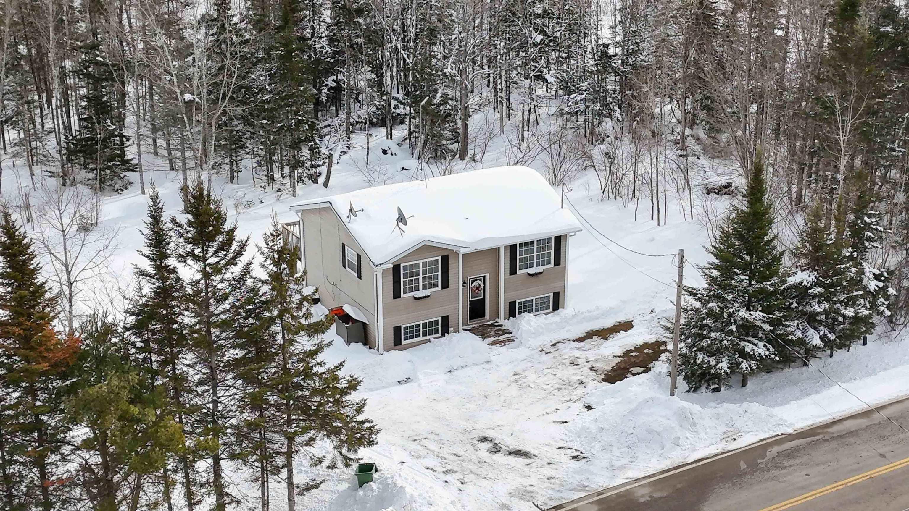 $399,900.00: 6324 Highway 236, Five Mile River