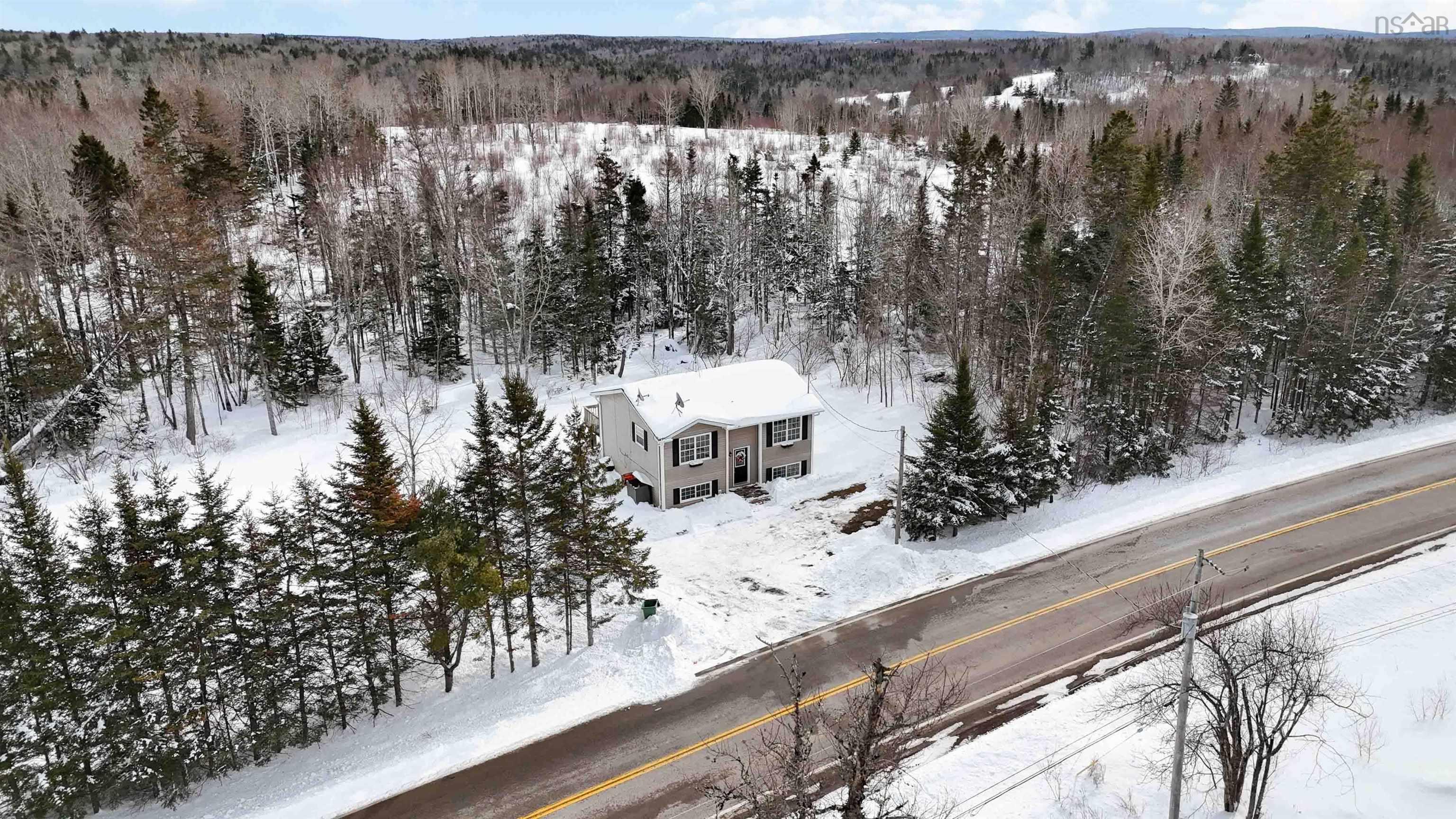 $399,900.00: 6324 Highway 236, Five Mile River