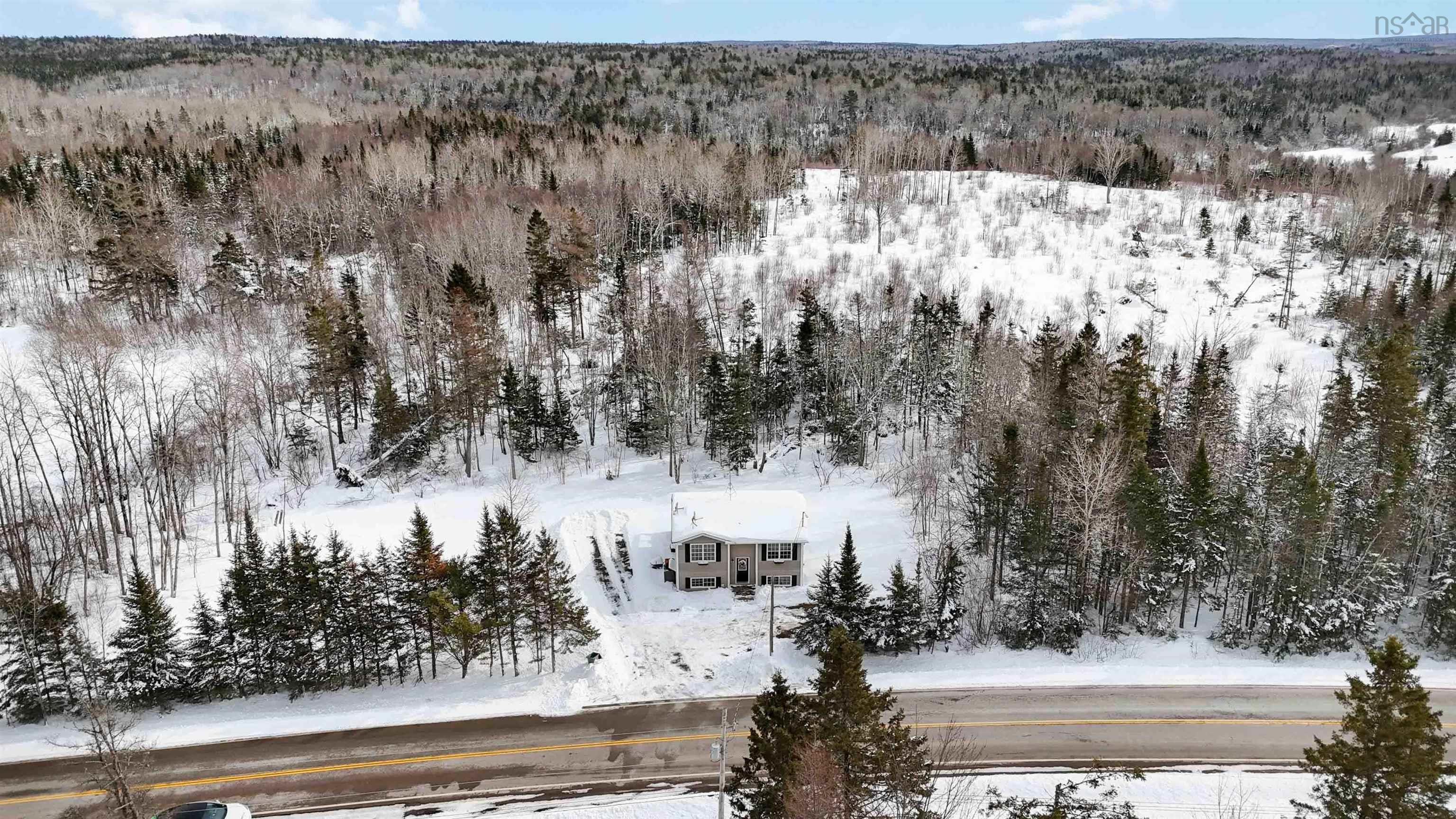 $399,900.00: 6324 Highway 236, Five Mile River