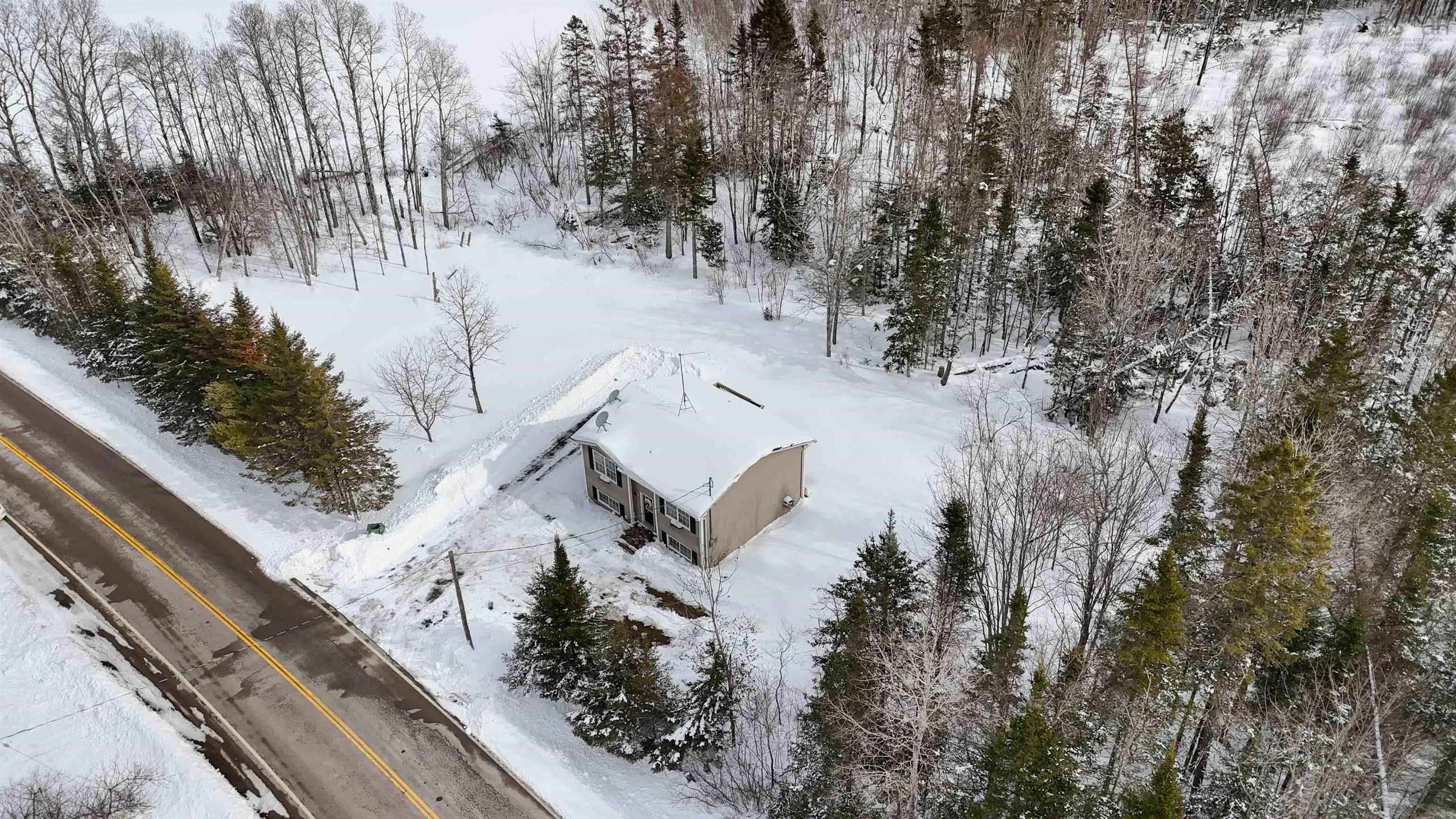 $399,900.00: 6324 Highway 236, Five Mile River