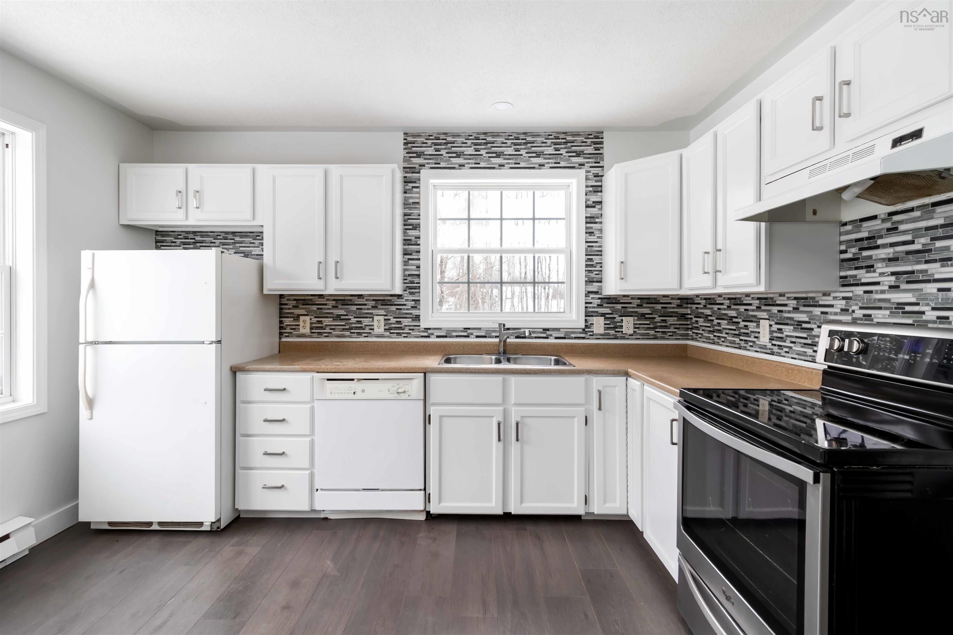 $399,900.00: 6324 Highway 236, Five Mile River