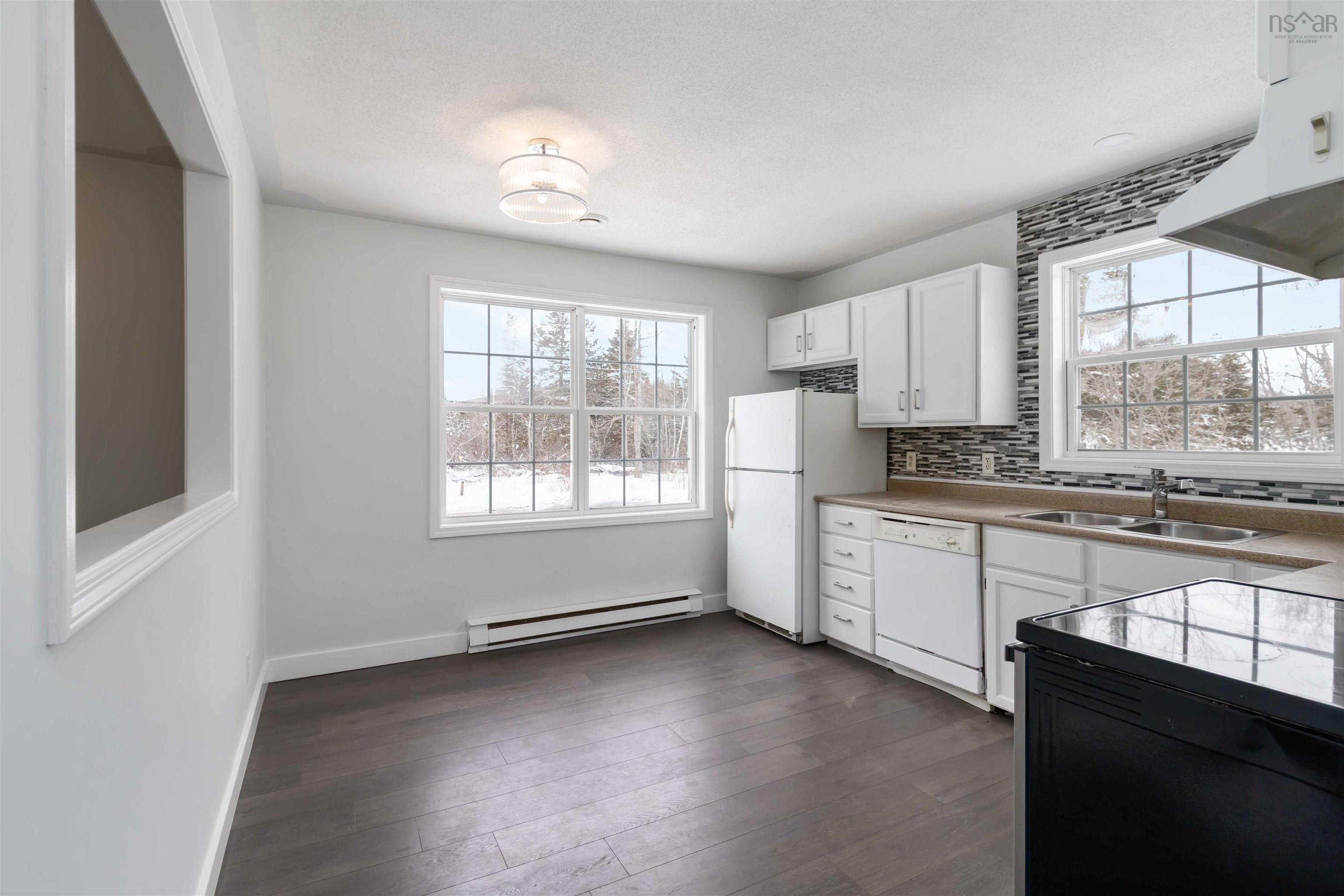 $399,900.00: 6324 Highway 236, Five Mile River