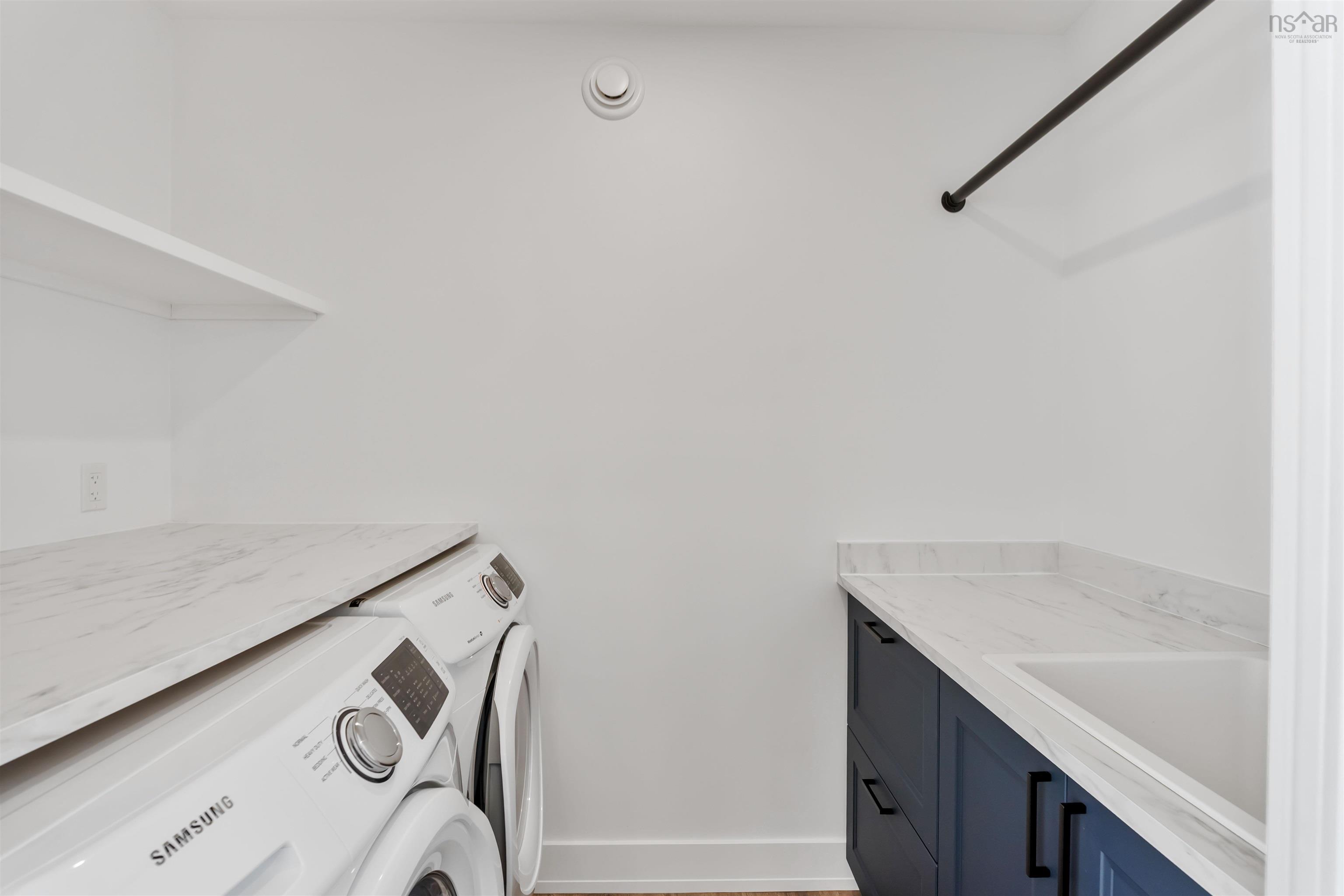 $929,900.00: 35 Seeland Avenue, Brooklyn