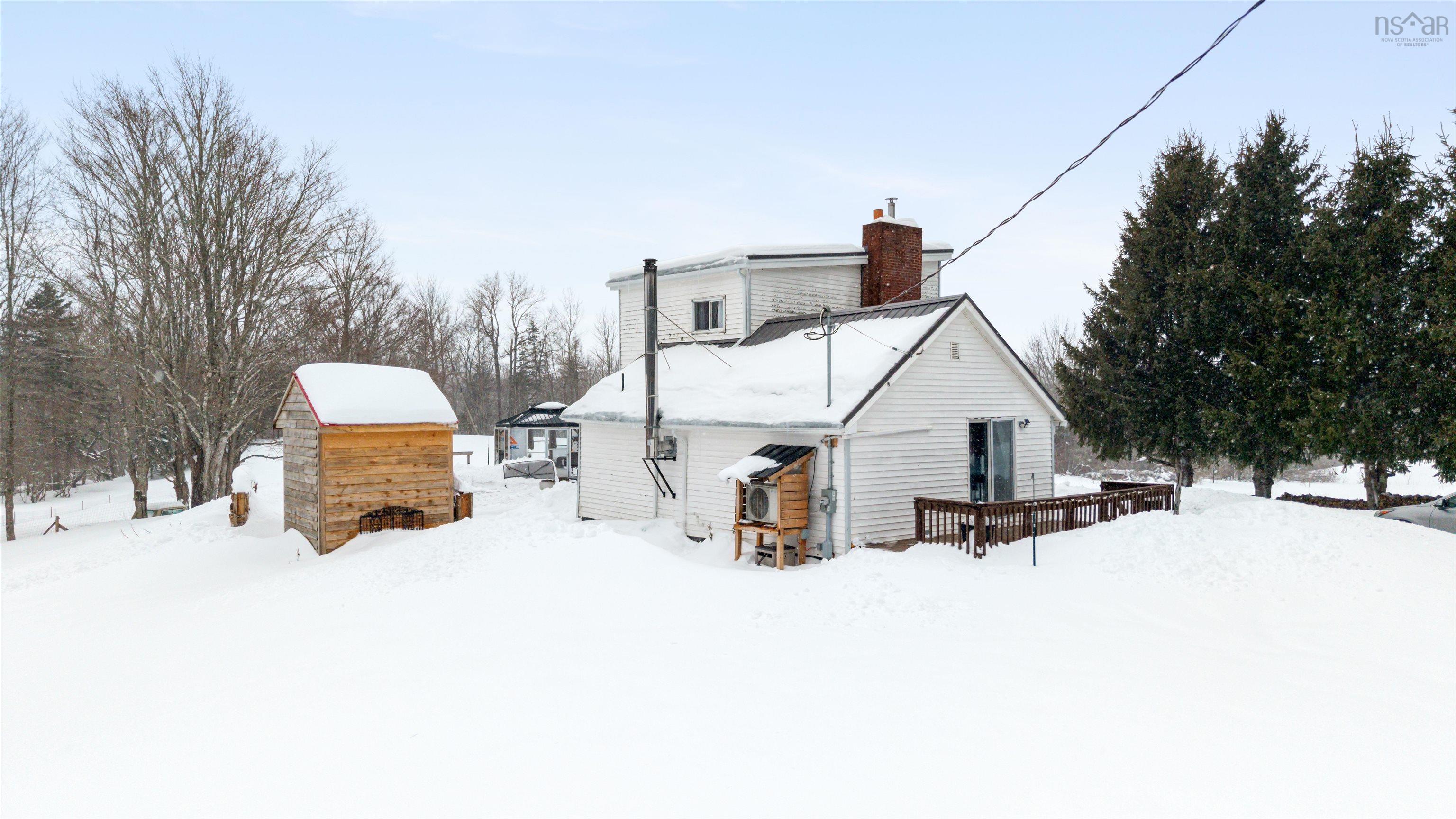 $385,000.00: 997 East River East Side Road, Glencoe