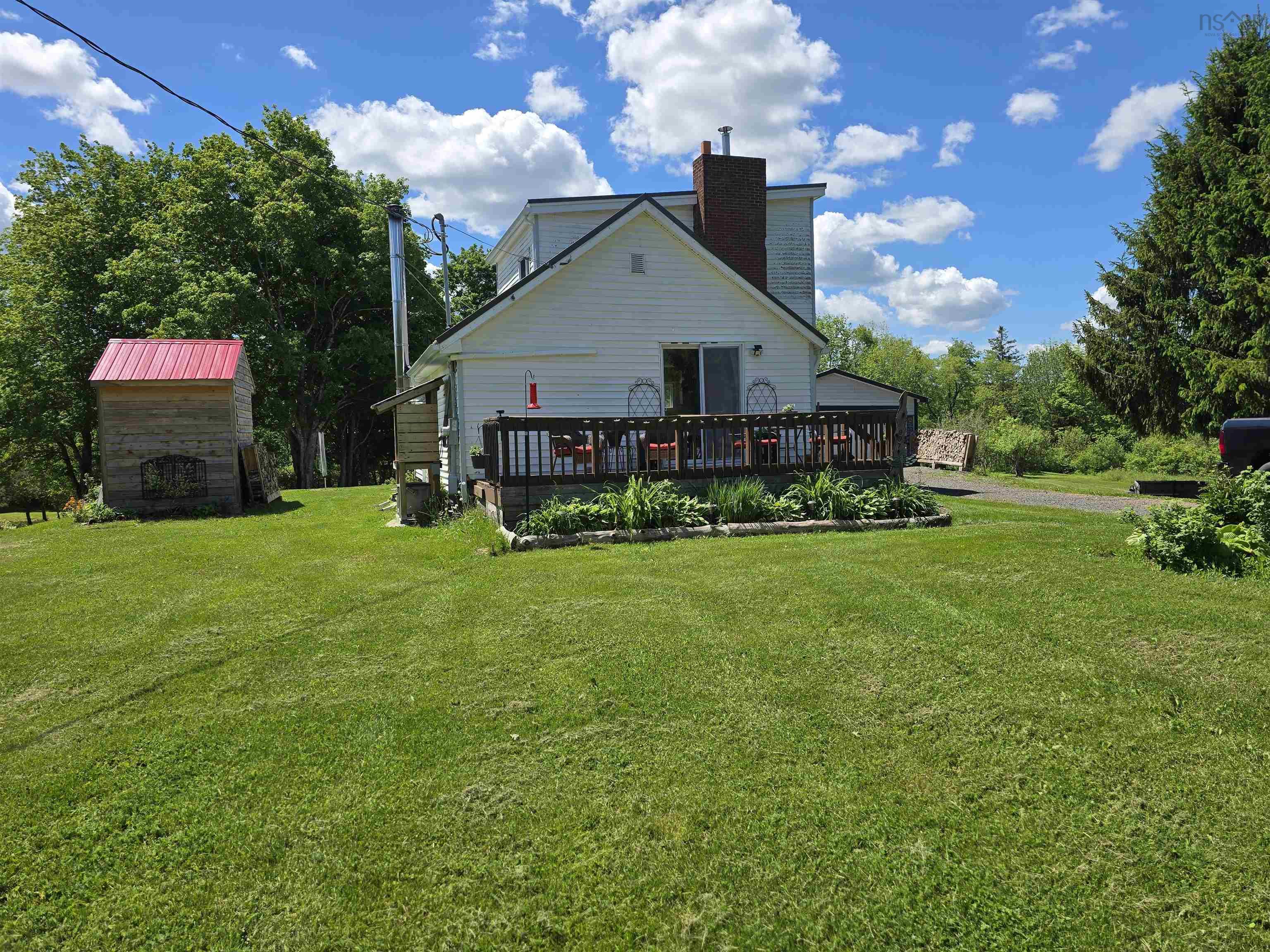 $334,900.00: 997 East River East Side Road, Glencoe