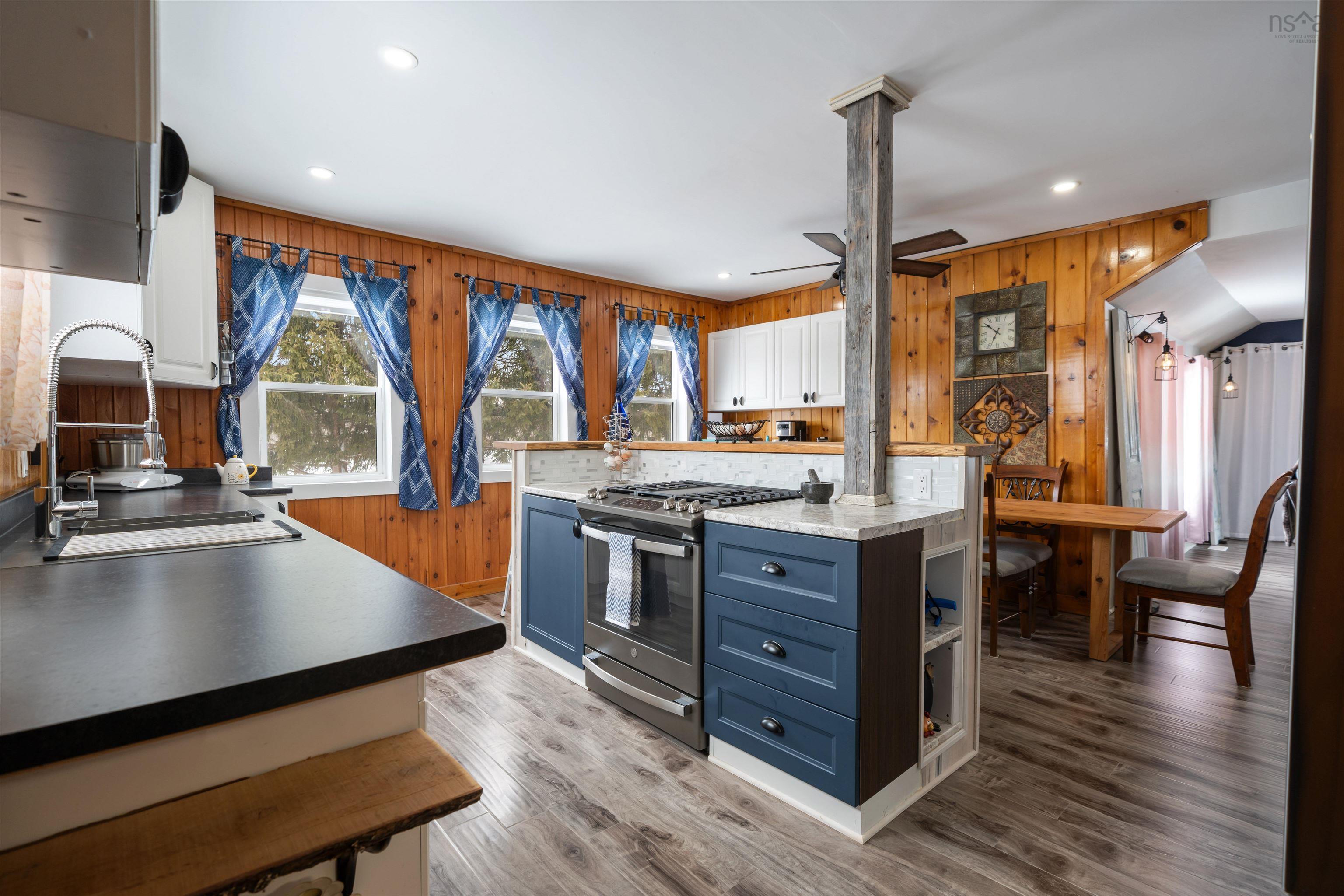 $385,000.00: 997 East River East Side Road, Glencoe