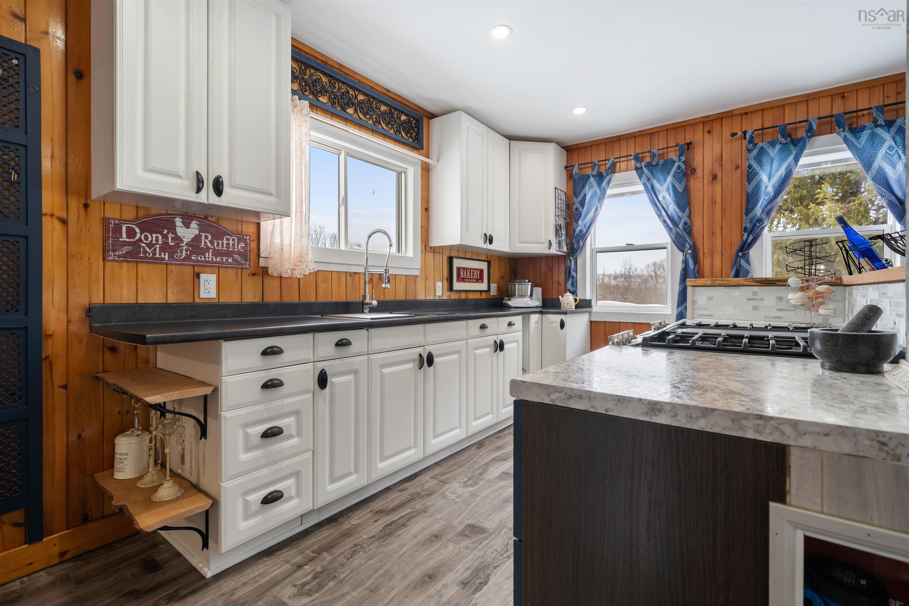 $385,000.00: 997 East River East Side Road, Glencoe