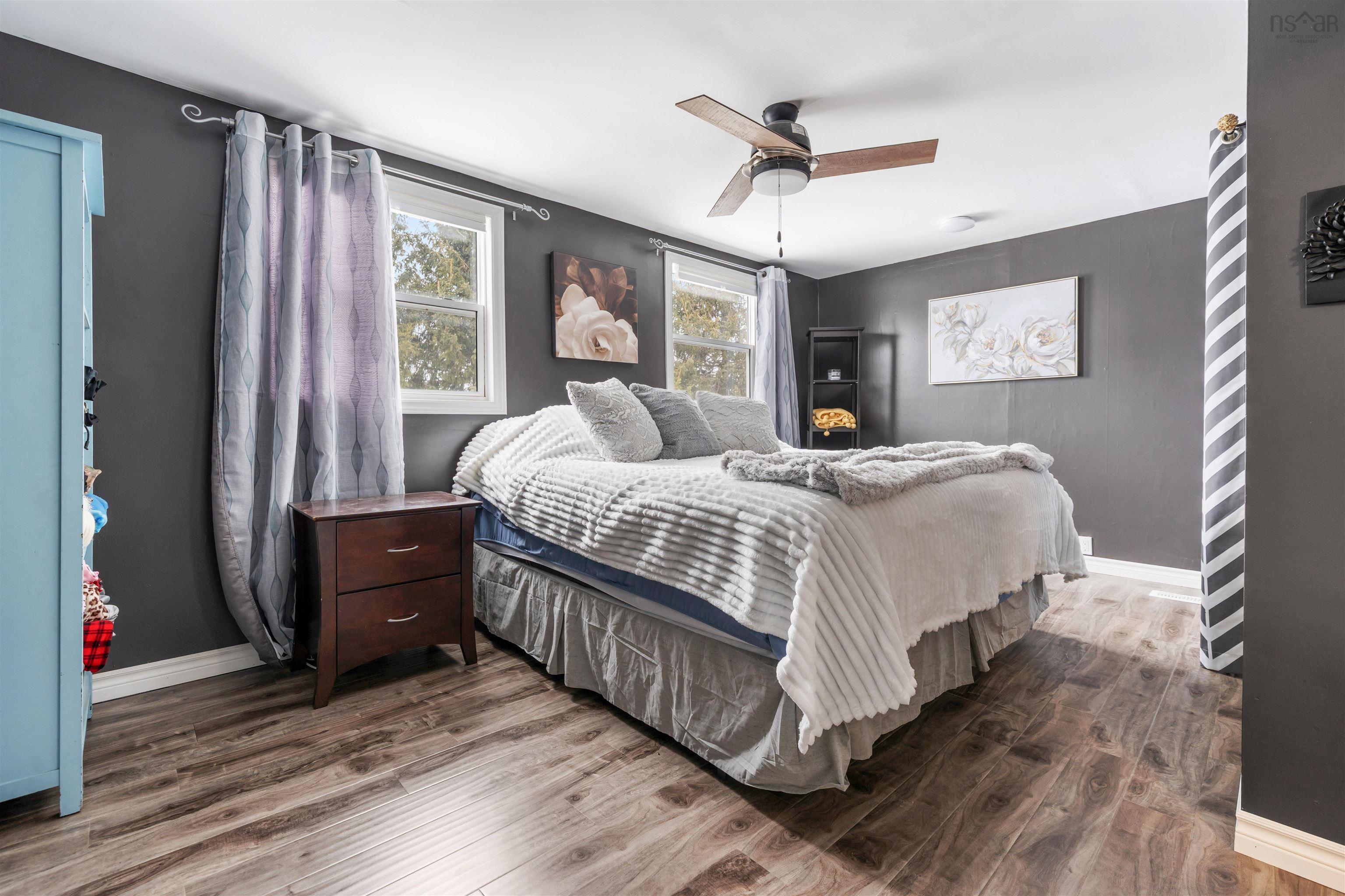 $334,900.00: 997 East River East Side Road, Glencoe
