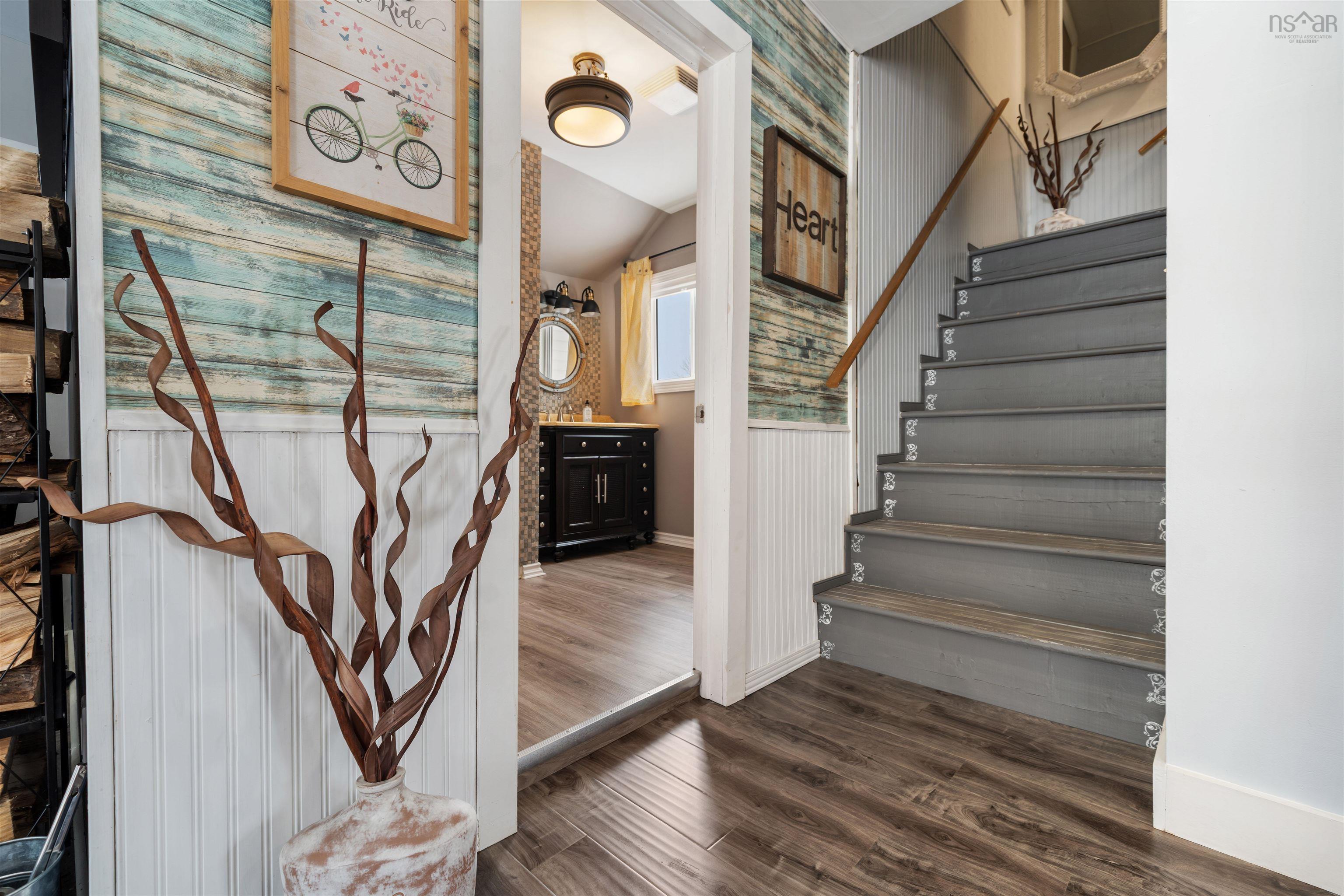 $385,000.00: 997 East River East Side Road, Glencoe