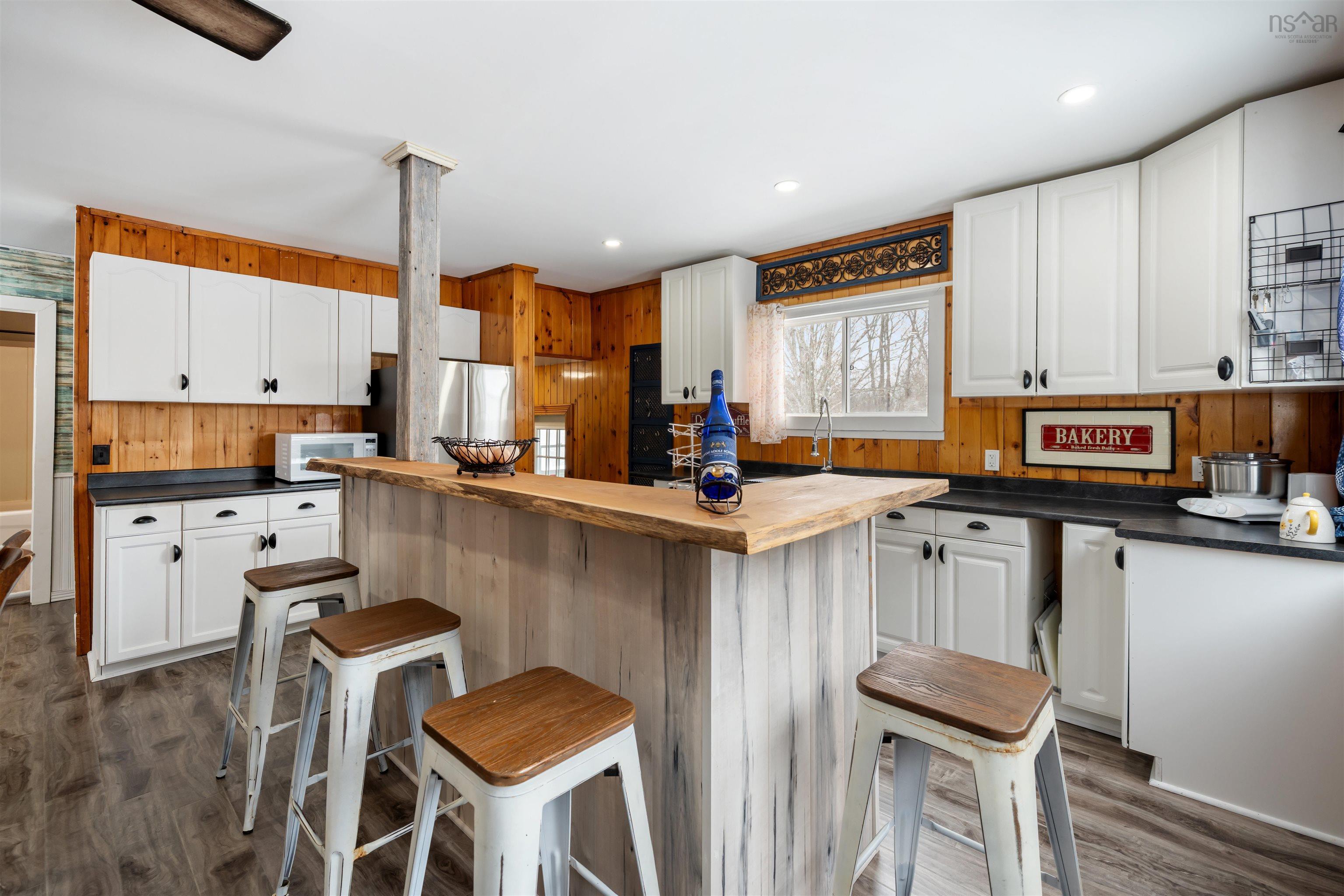 $385,000.00: 997 East River East Side Road, Glencoe