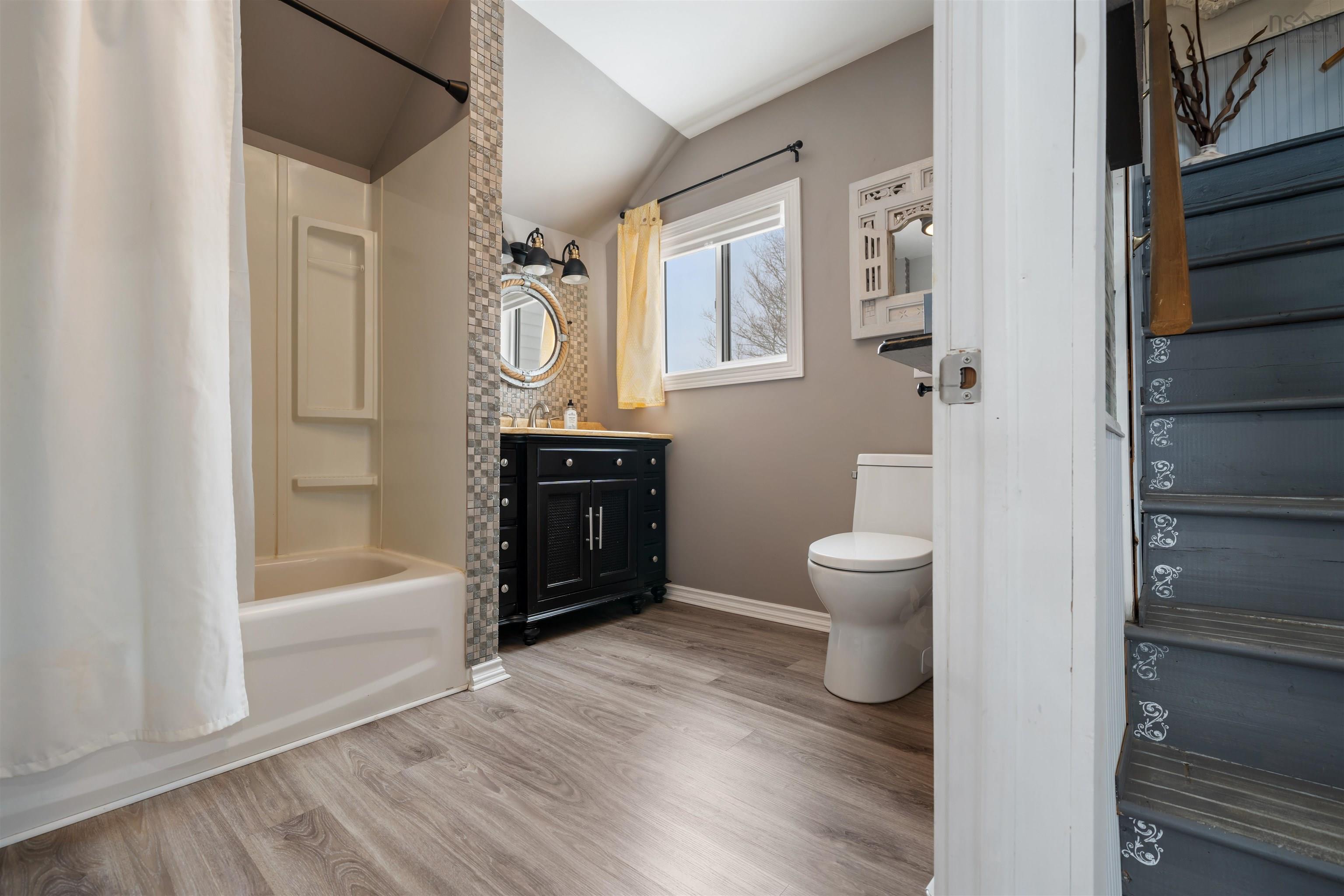 $385,000.00: 997 East River East Side Road, Glencoe