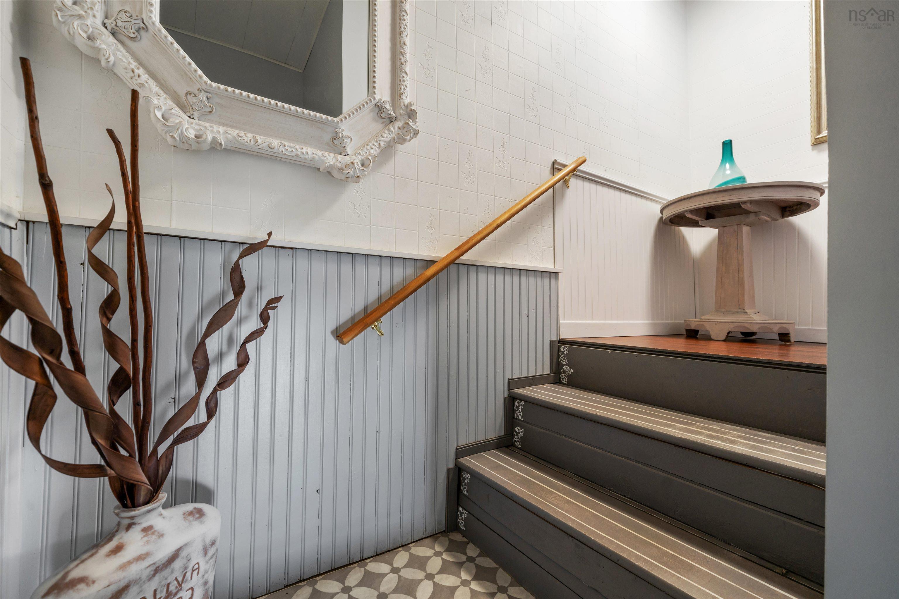 $385,000.00: 997 East River East Side Road, Glencoe