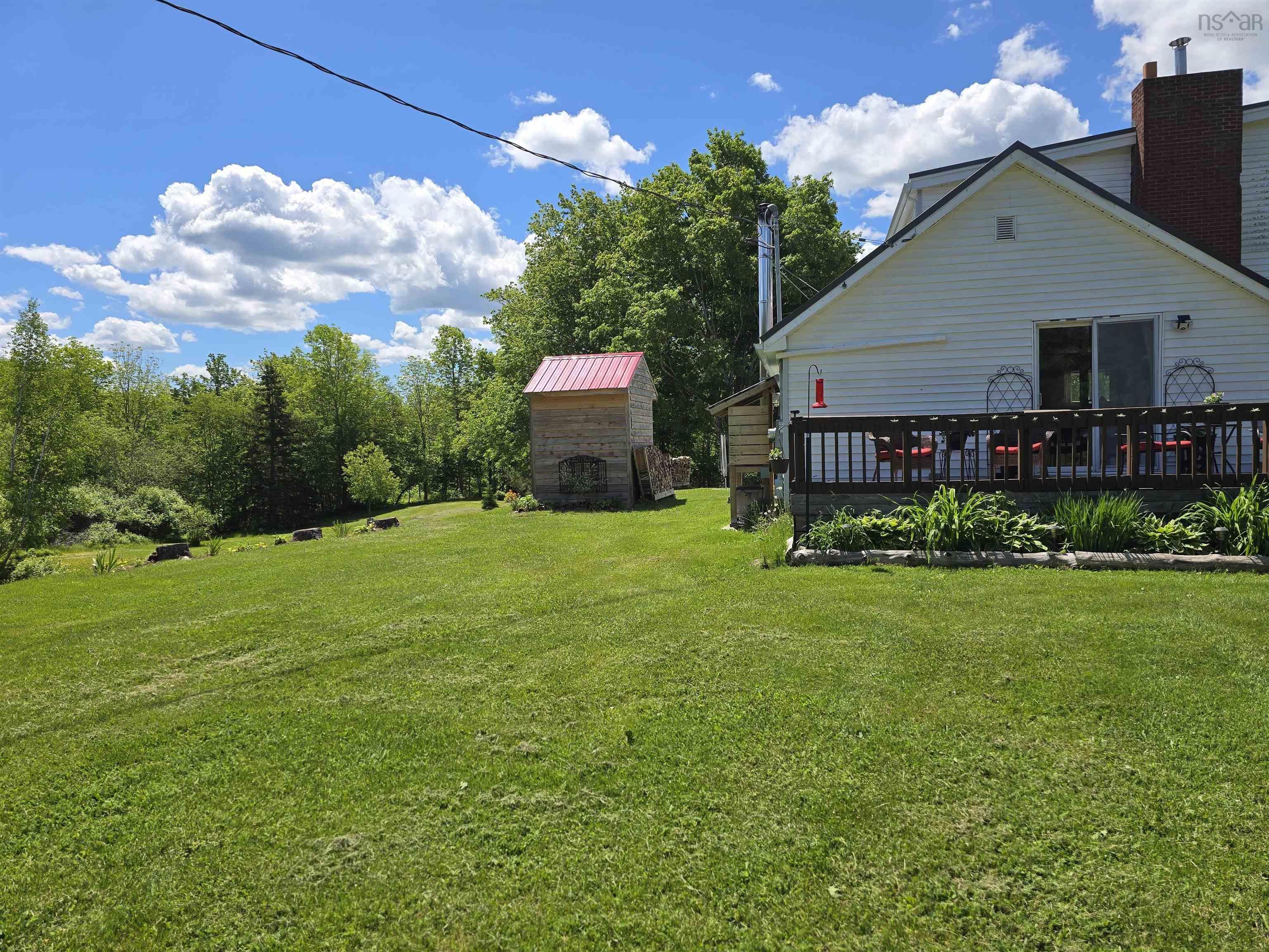 $334,900.00: 997 East River East Side Road, Glencoe