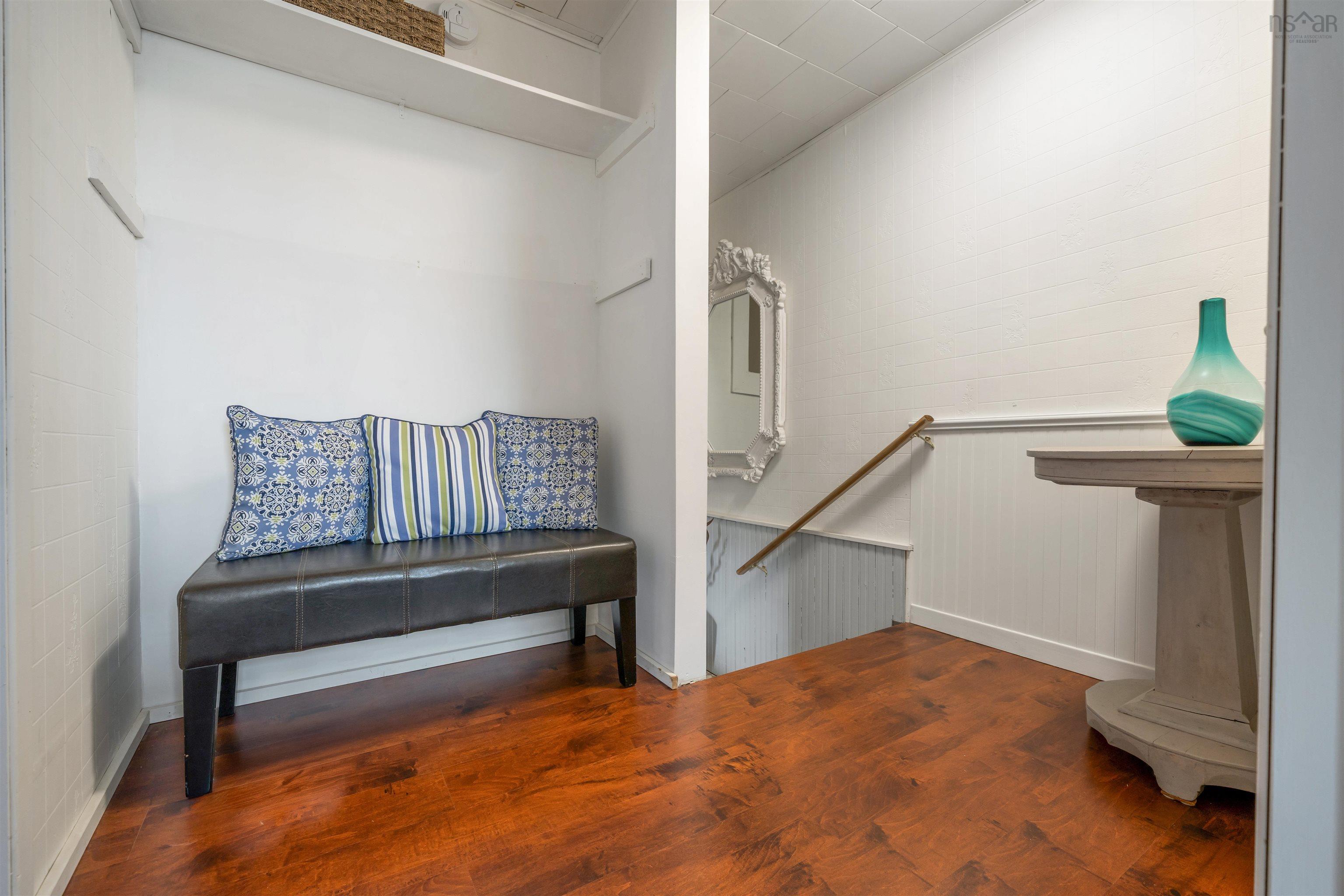 $385,000.00: 997 East River East Side Road, Glencoe