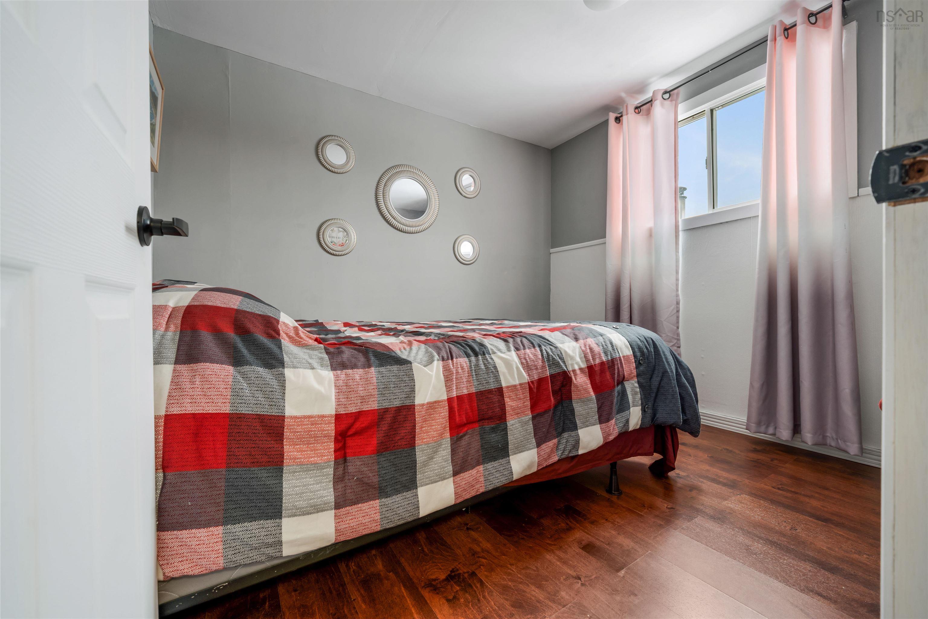 $385,000.00: 997 East River East Side Road, Glencoe