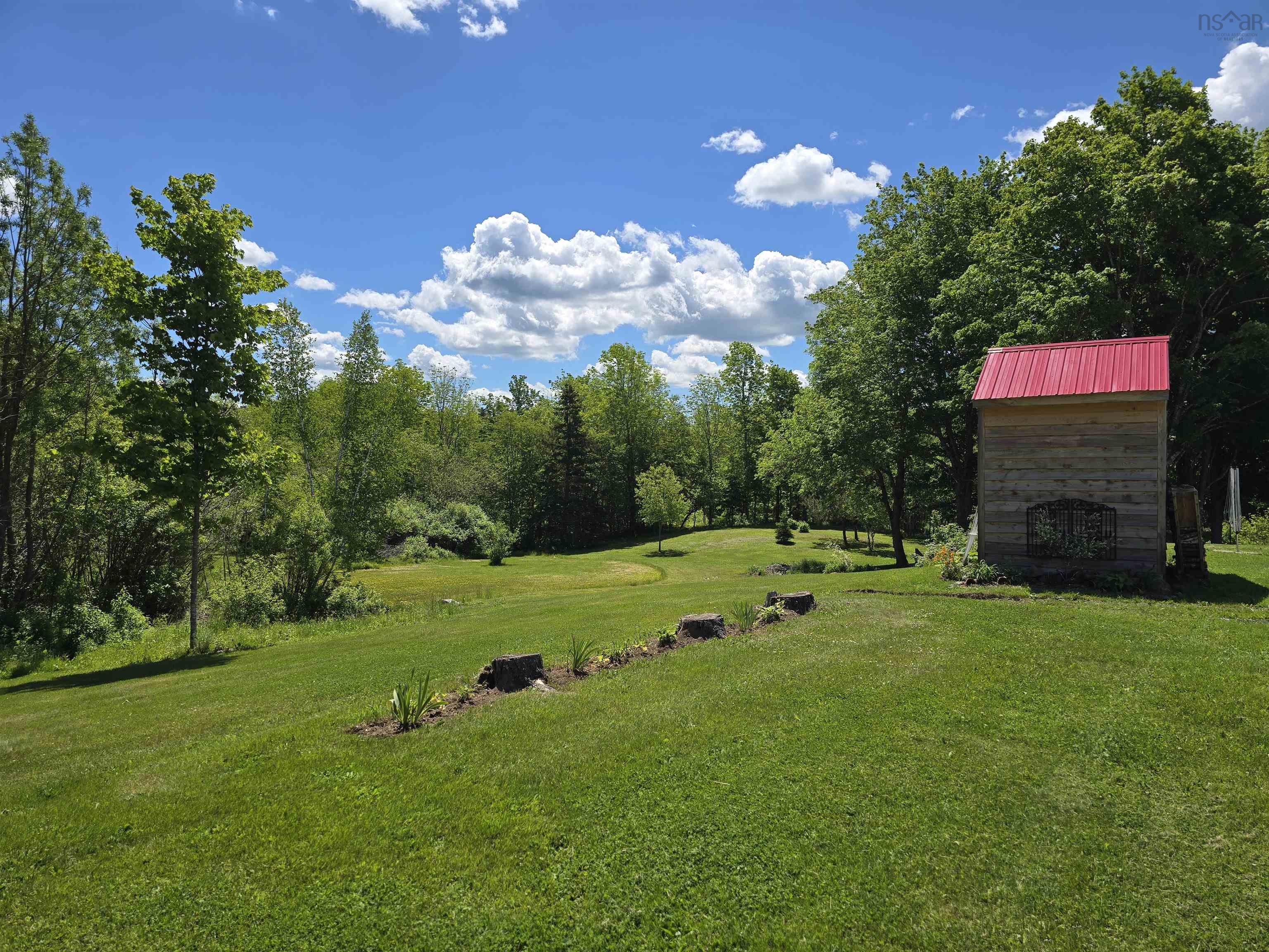 $334,900.00: 997 East River East Side Road, Glencoe