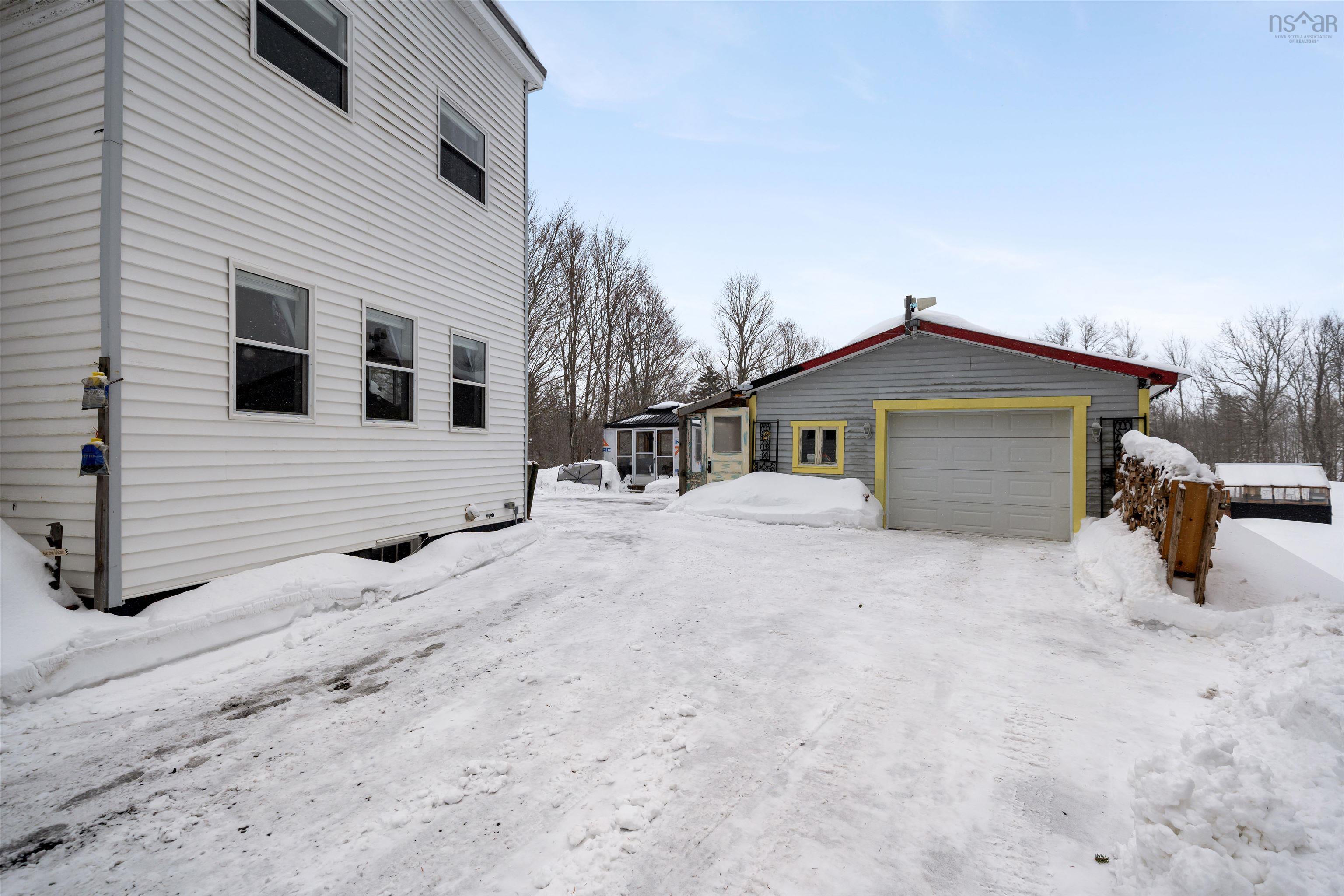 $385,000.00: 997 East River East Side Road, Glencoe