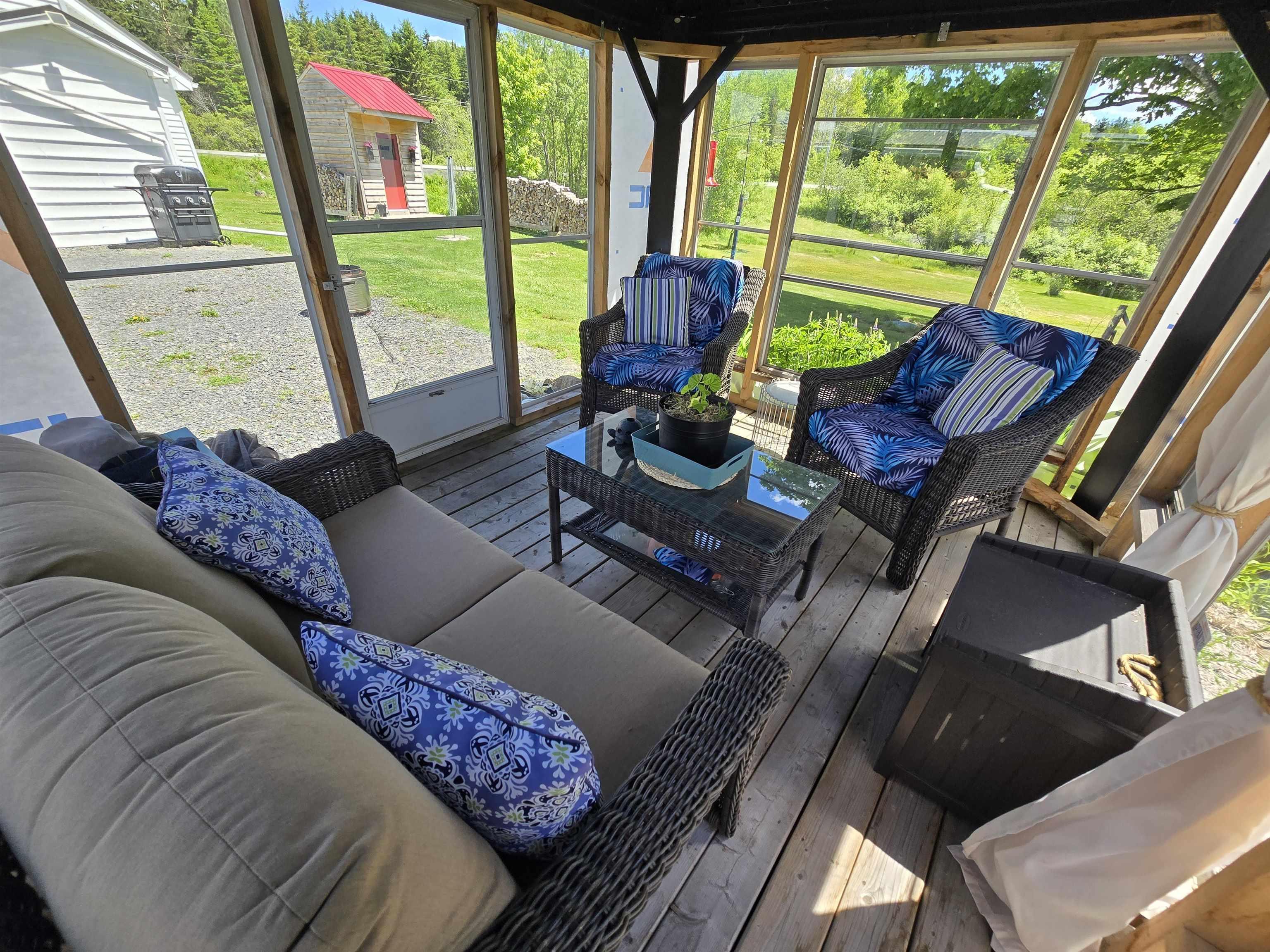 $334,900.00: 997 East River East Side Road, Glencoe