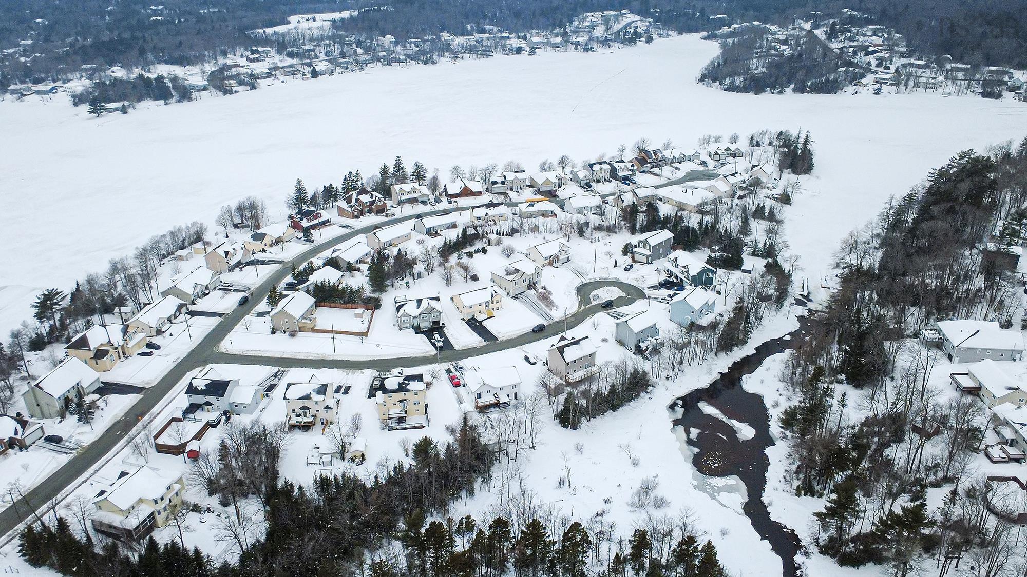 $584,700.00: 32 Falcon Crest Court, Middle Sackville