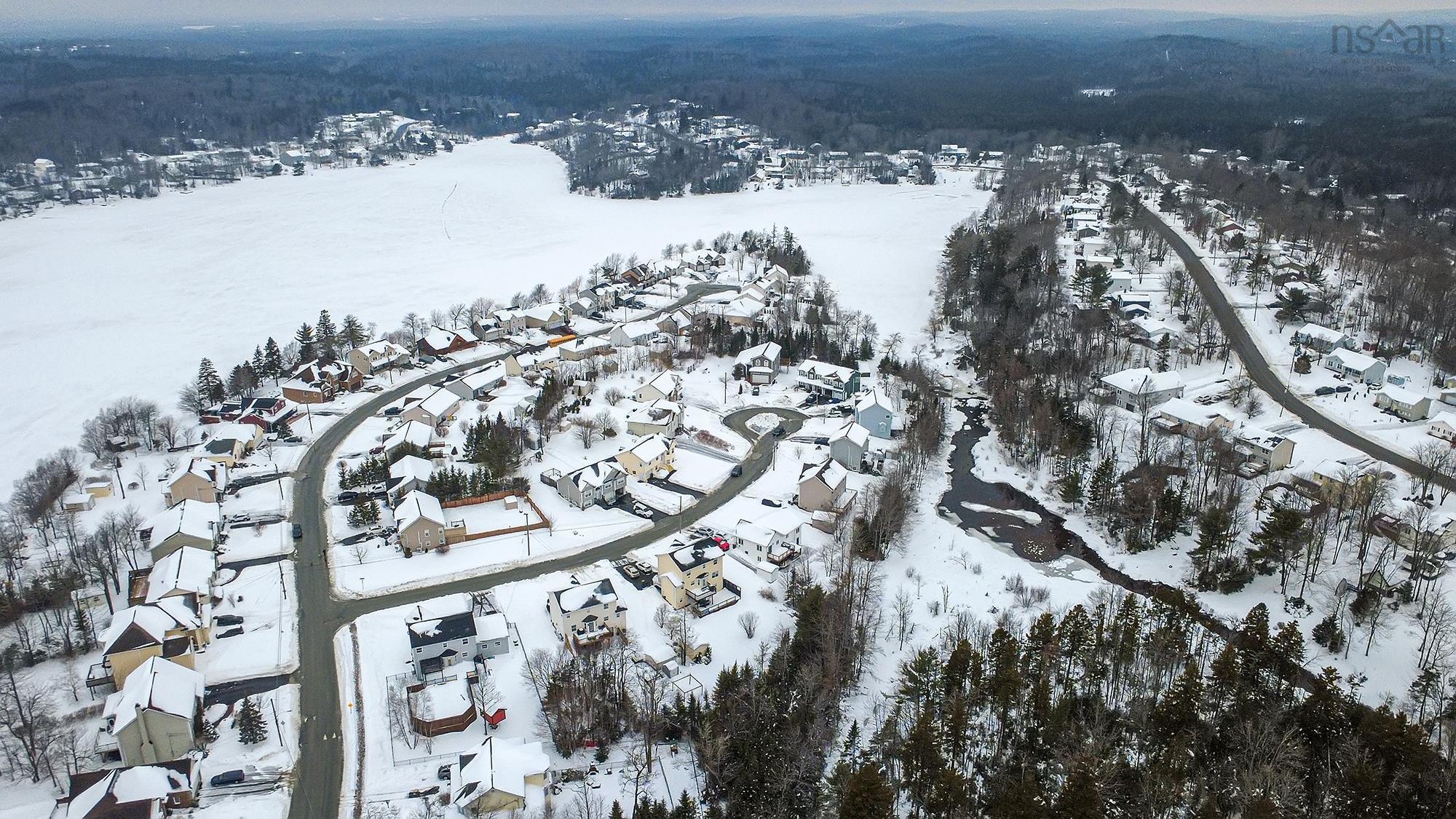 $584,700.00: 32 Falcon Crest Court, Middle Sackville