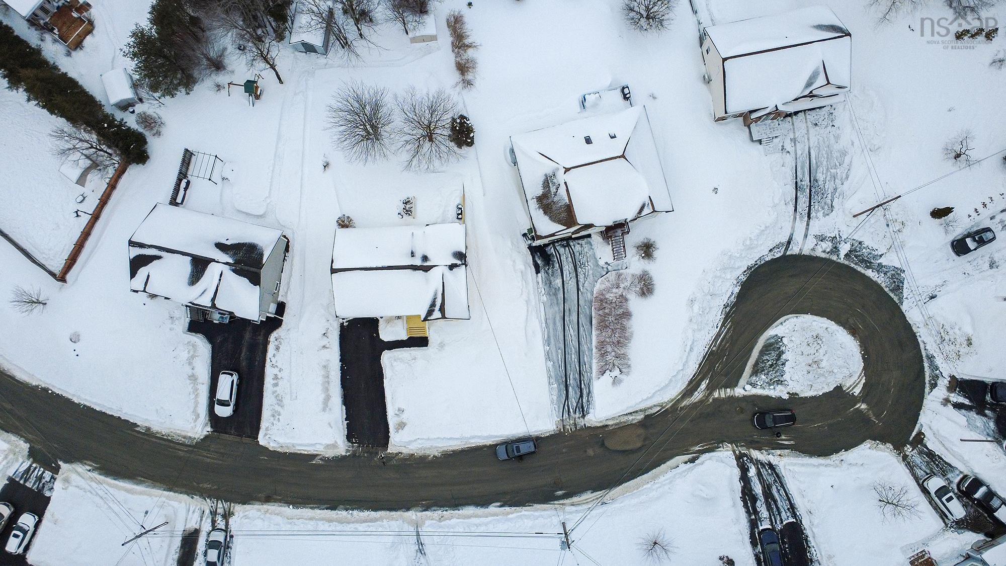 $584,700.00: 32 Falcon Crest Court, Middle Sackville