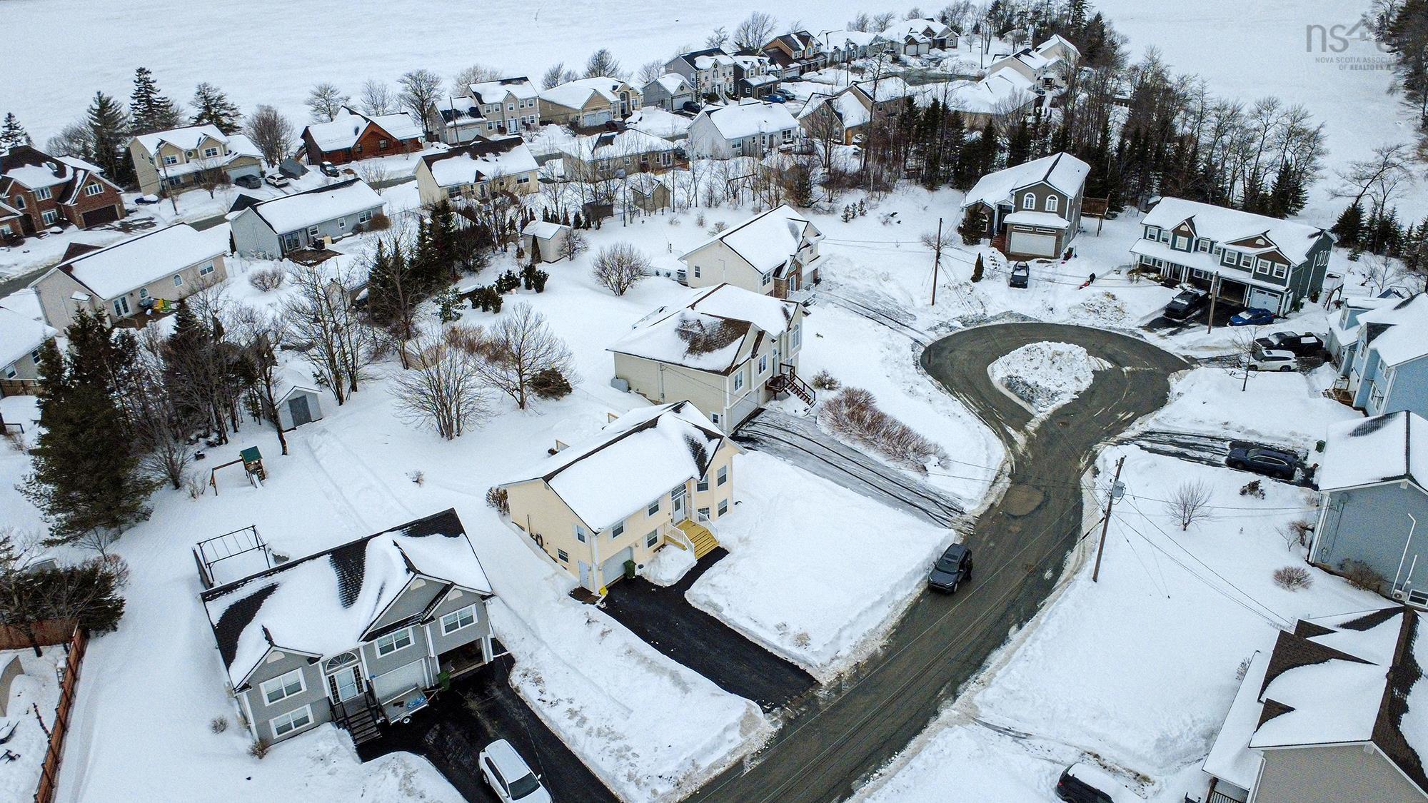 $584,700.00: 32 Falcon Crest Court, Middle Sackville