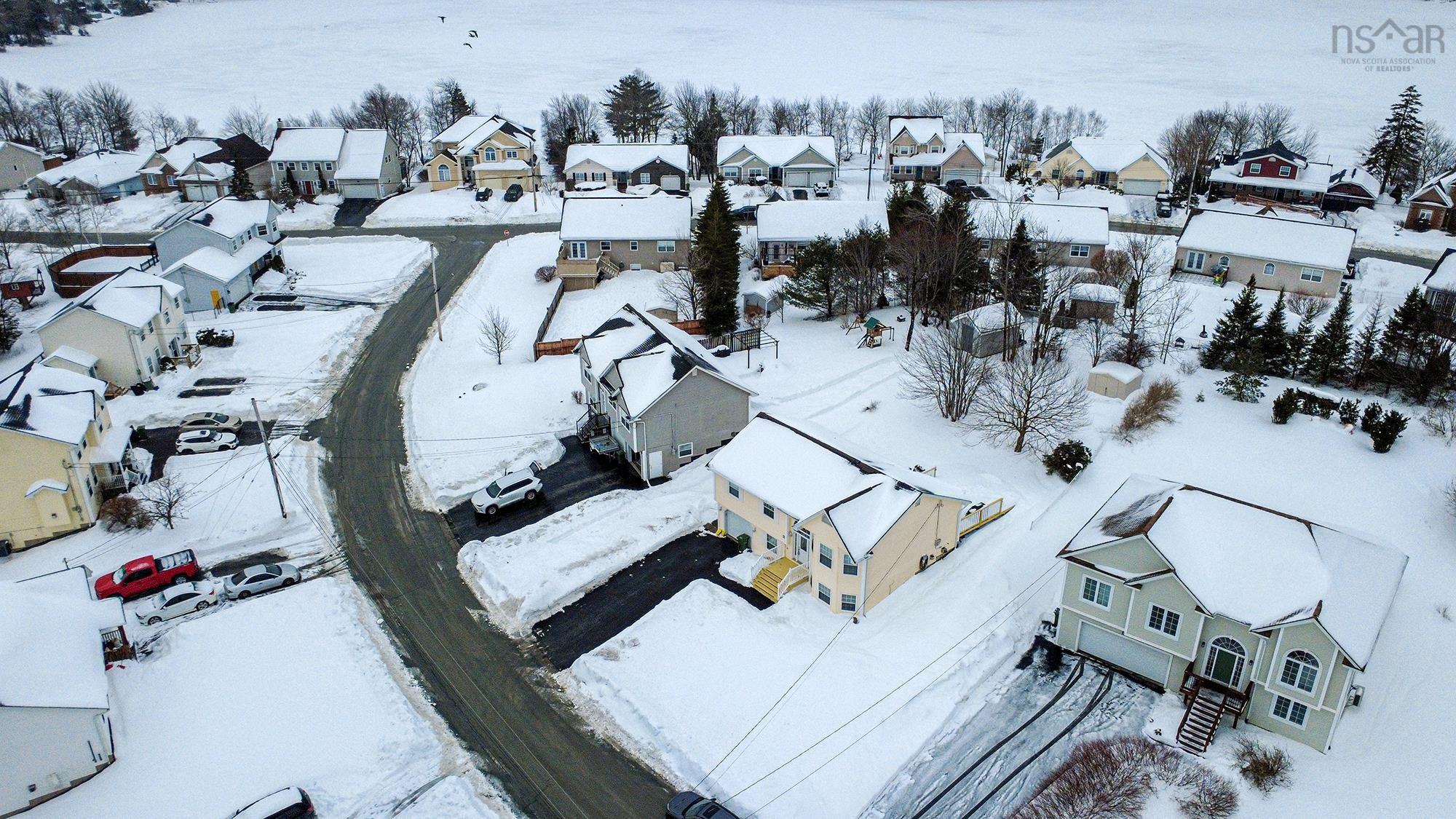 $584,700.00: 32 Falcon Crest Court, Middle Sackville