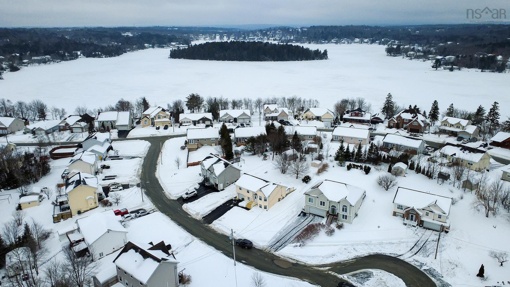 $584,700.00: 32 Falcon Crest Court, Middle Sackville