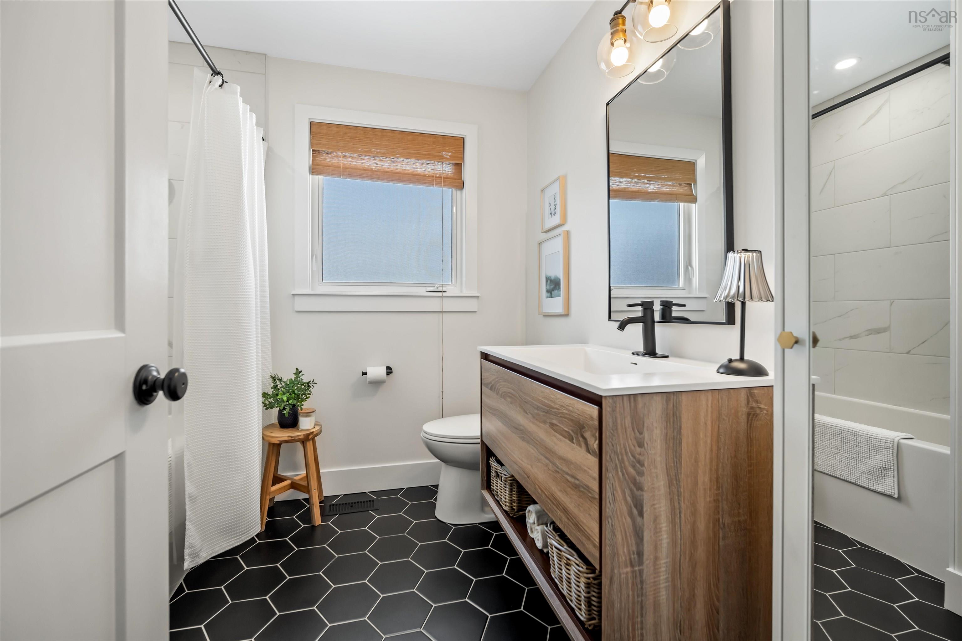 $549,900.00: 187 Rankin Drive, Lower Sackville