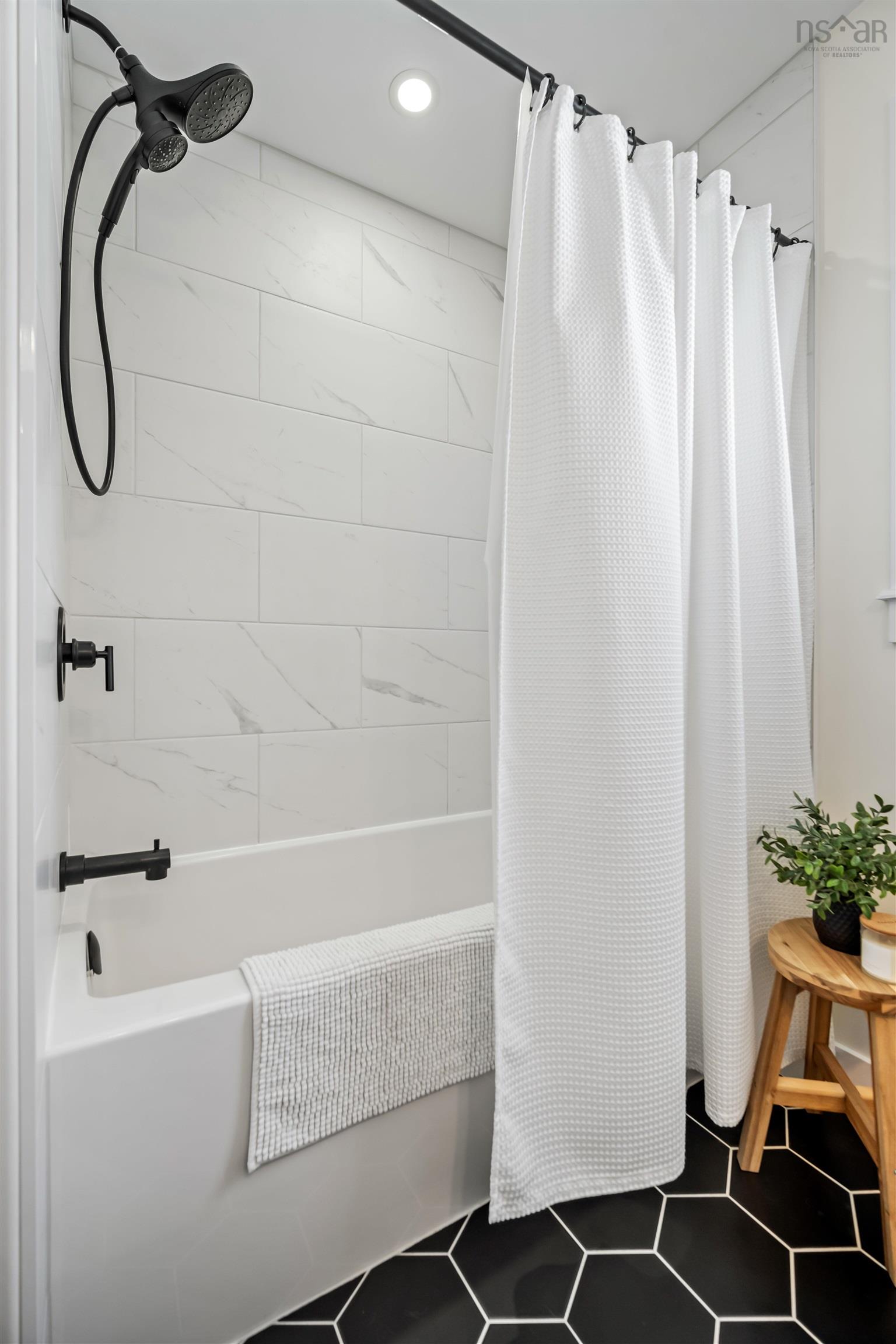 $549,900.00: 187 Rankin Drive, Lower Sackville