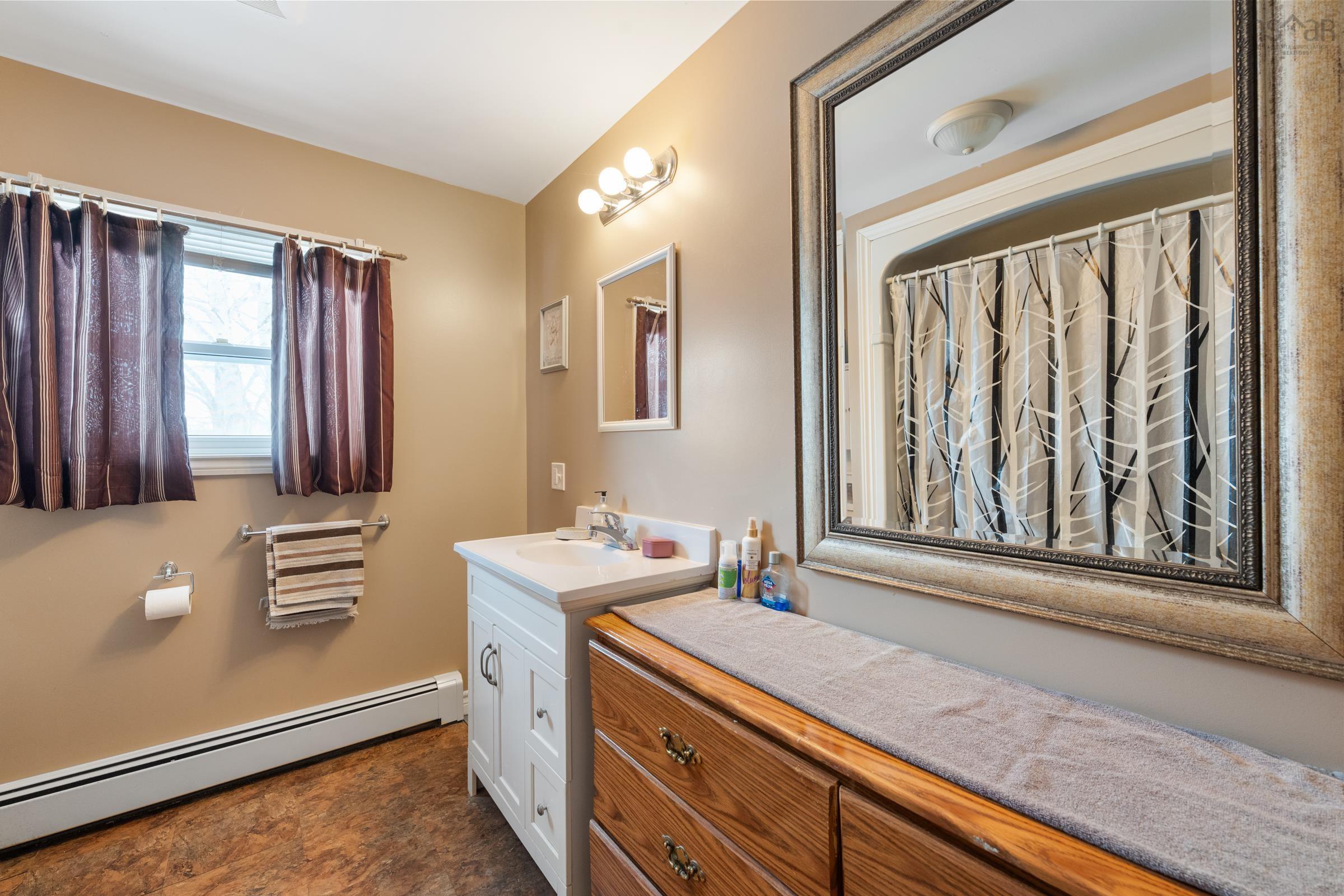 $285,000.00: 84 Third Avenue, Digby