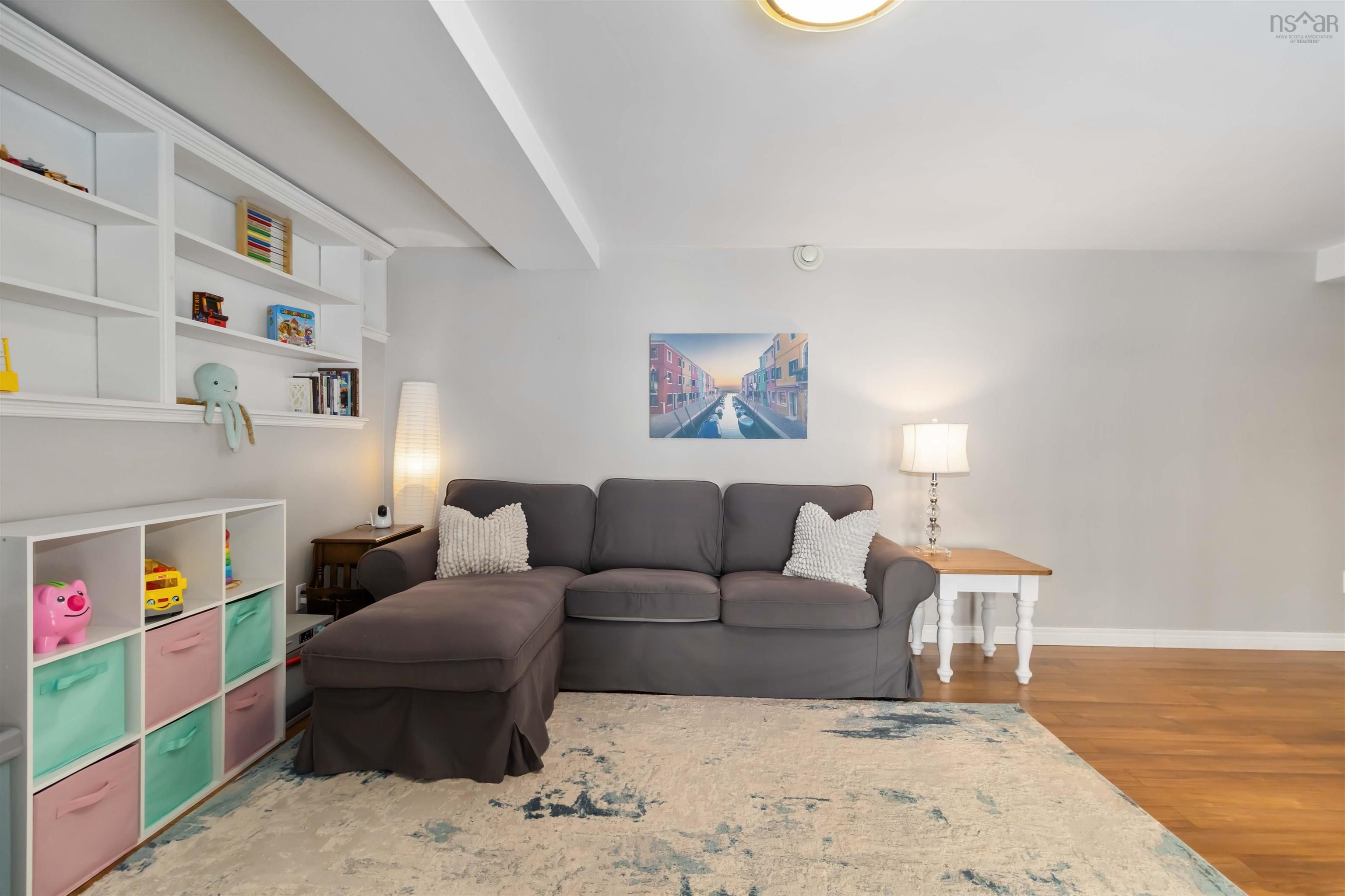 $749,900.00: 205 Homestead Estate Drive, Italy Cross