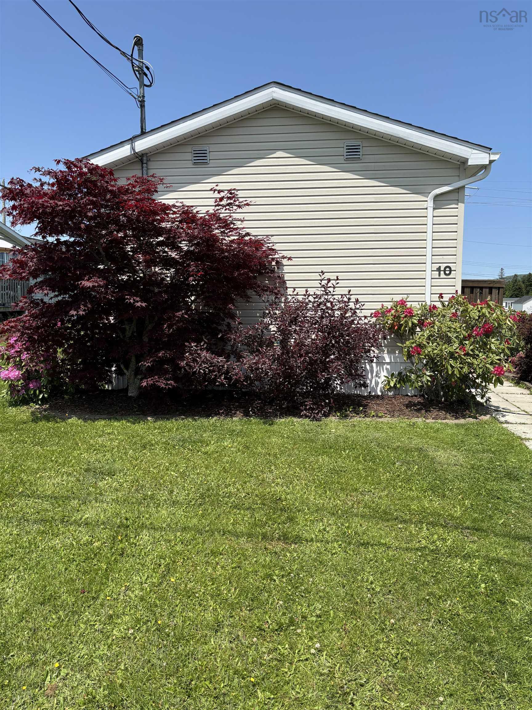 $214,900.00: 10 South Hill Drive, Antigonish