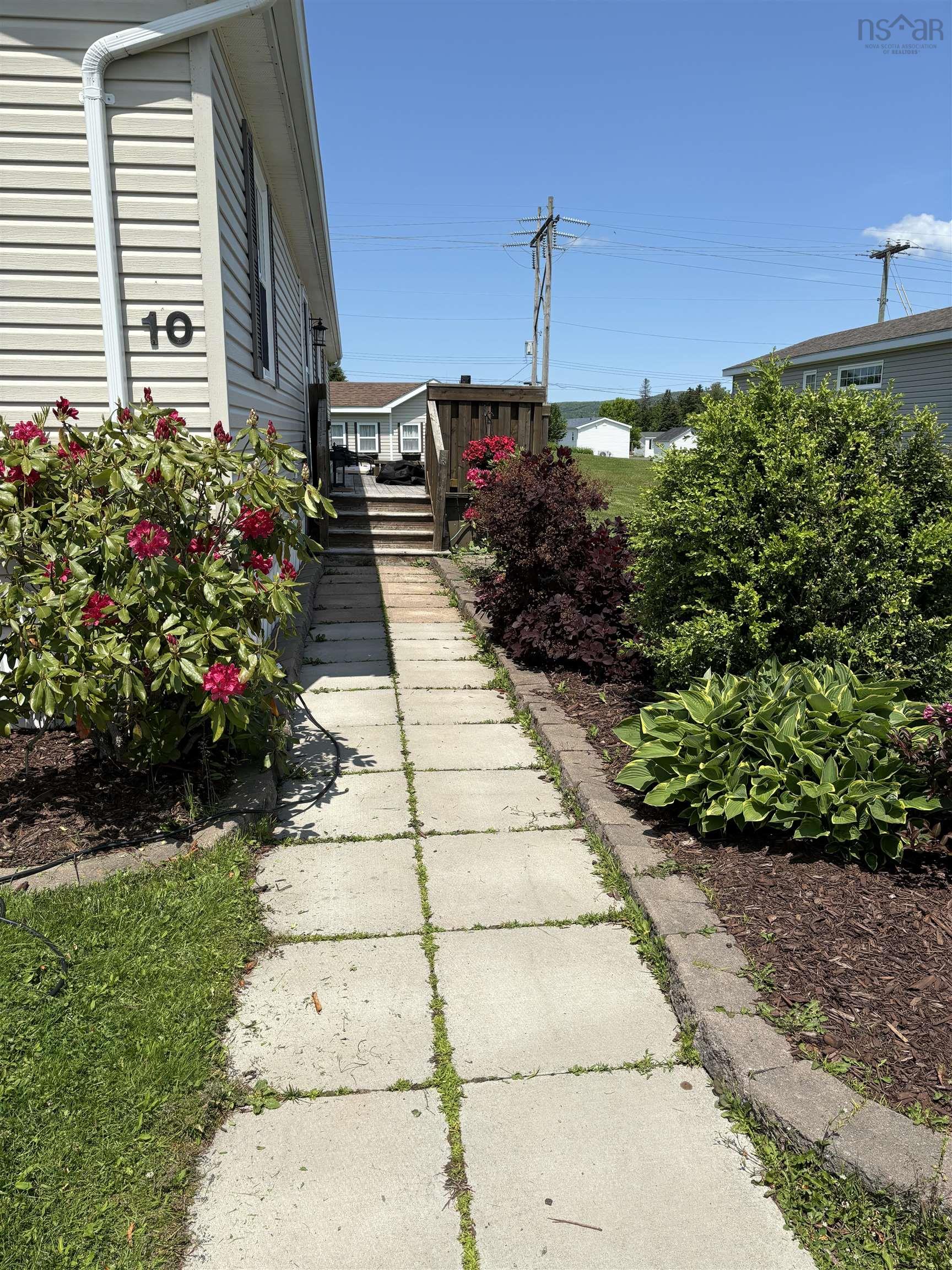 $214,900.00: 10 South Hill Drive, Antigonish