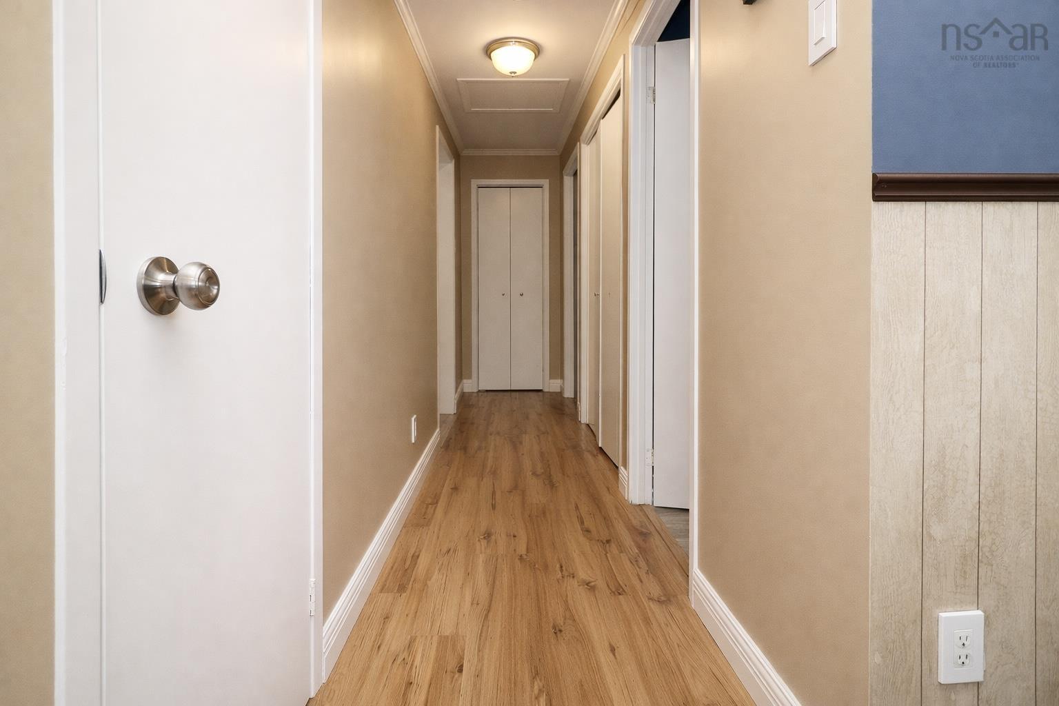 $449,900.00: 1 Oakridge Drive, Brookside