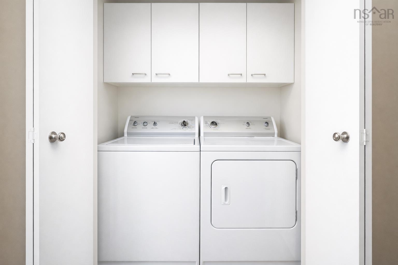 $449,900.00: 1 Oakridge Drive, Brookside