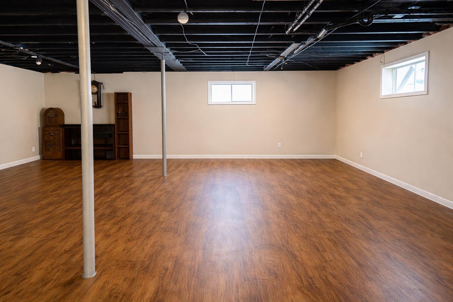 $449,900.00: 1 Oakridge Drive, Brookside