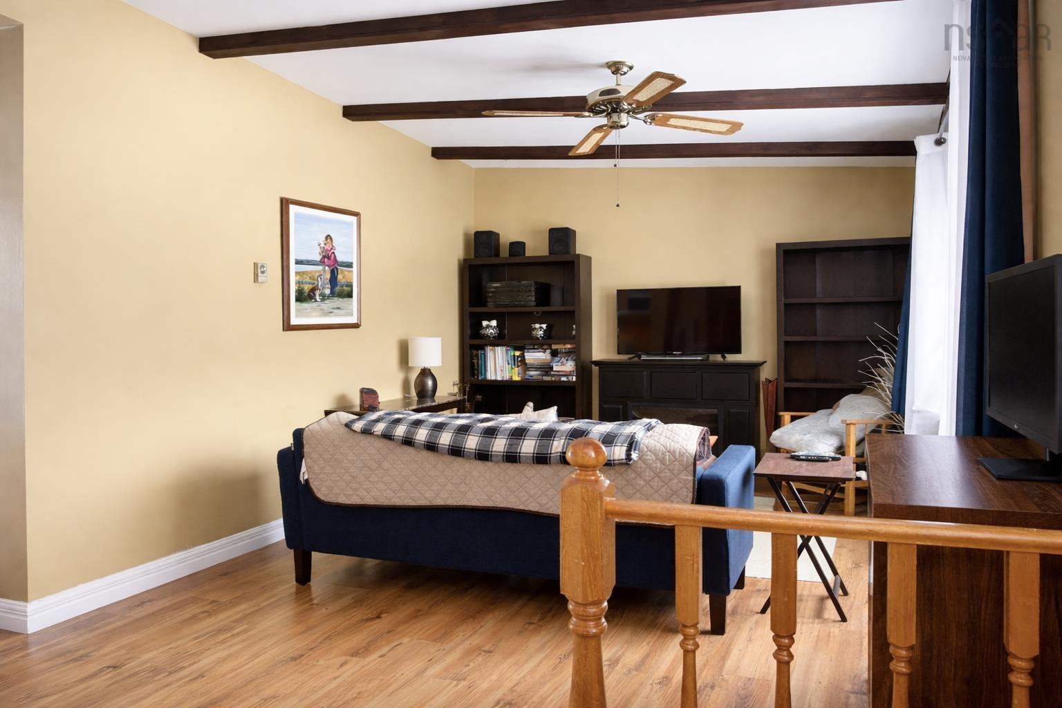 $449,900.00: 1 Oakridge Drive, Brookside